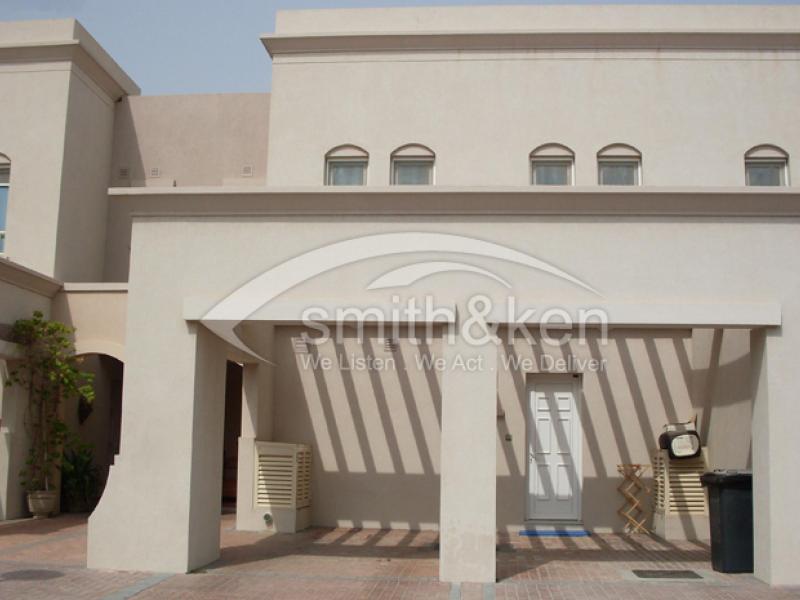 3 Bedrooms The Lakes Villa for Lease