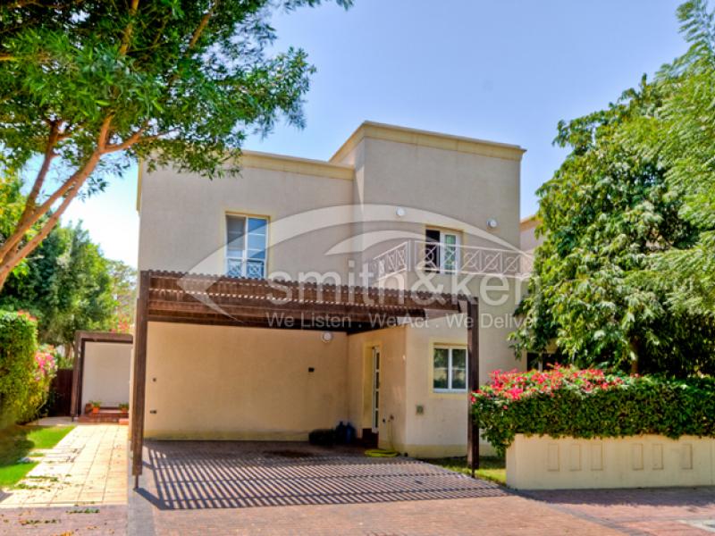 4 Bedrooms The Lakes Villa for Lease