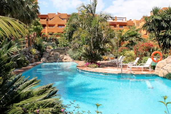 Los Flamingos Apartments