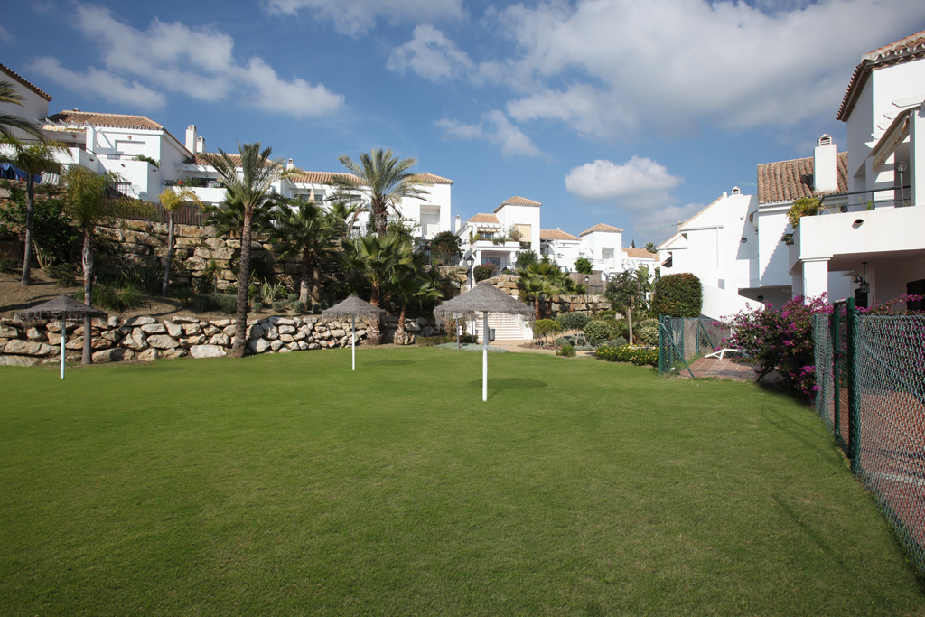 Nueva Andalucia Apartments