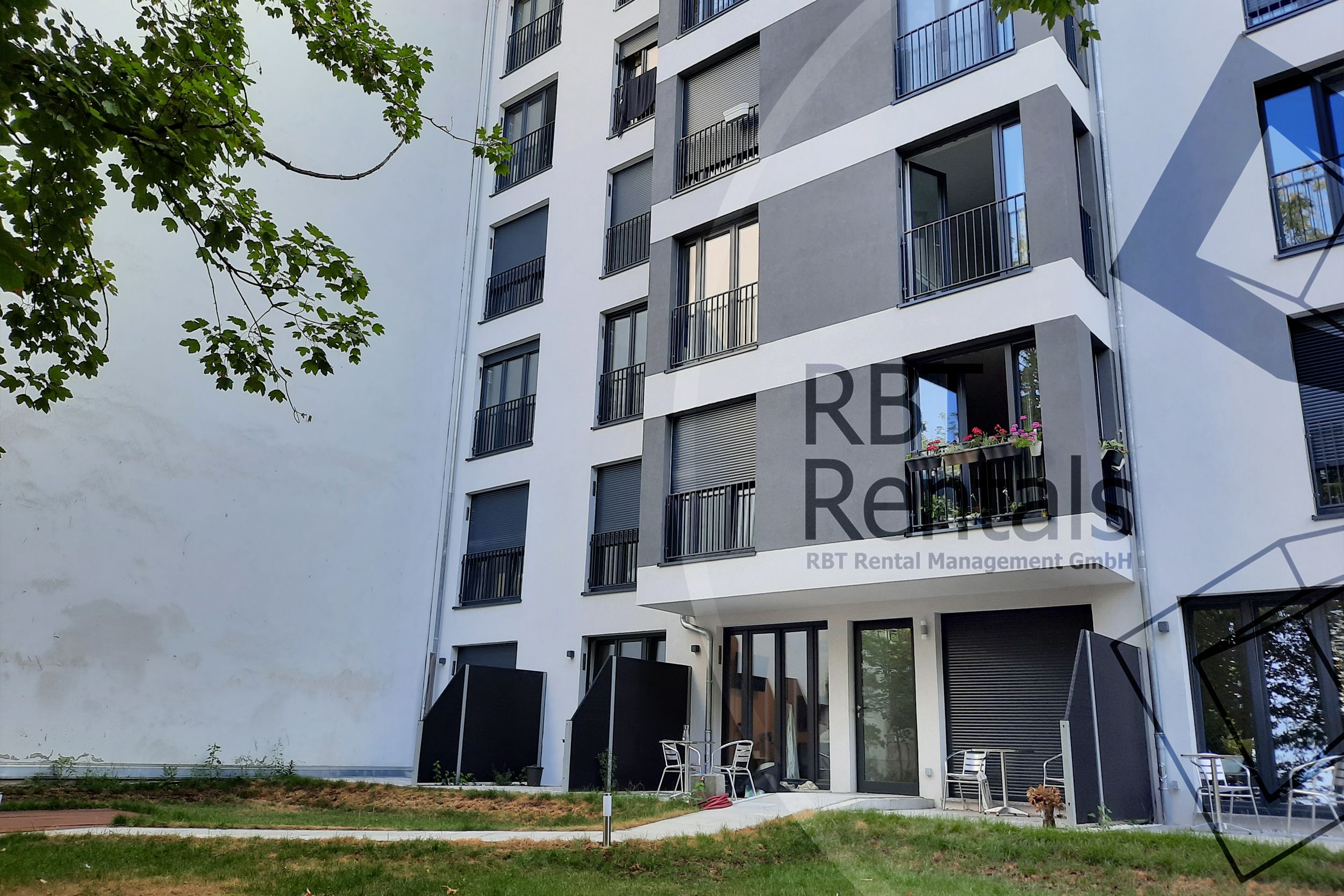 Leibnizstr. 85- Building- 2w.jpg