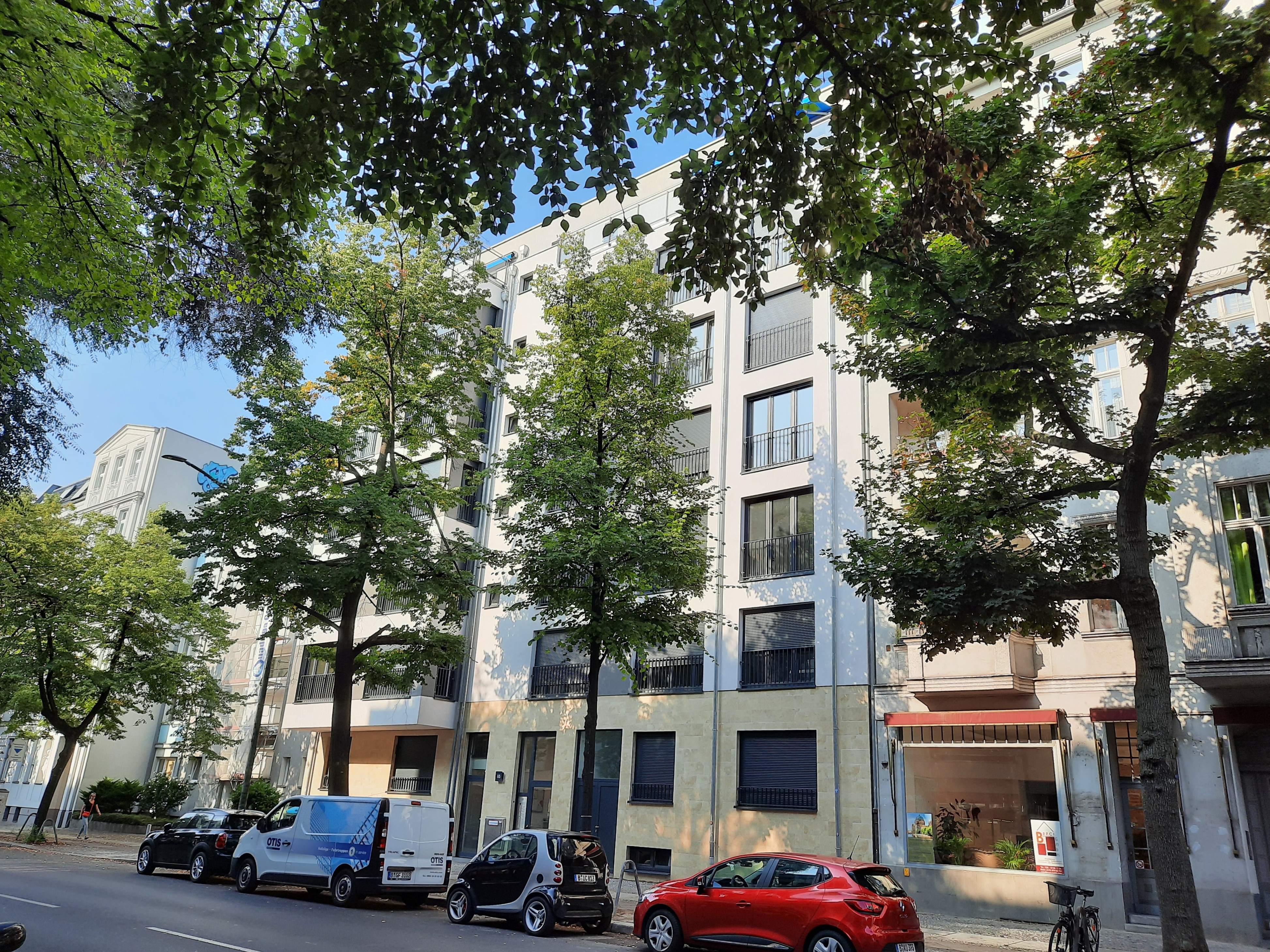 Leibnizstr. 85- Building.jpg