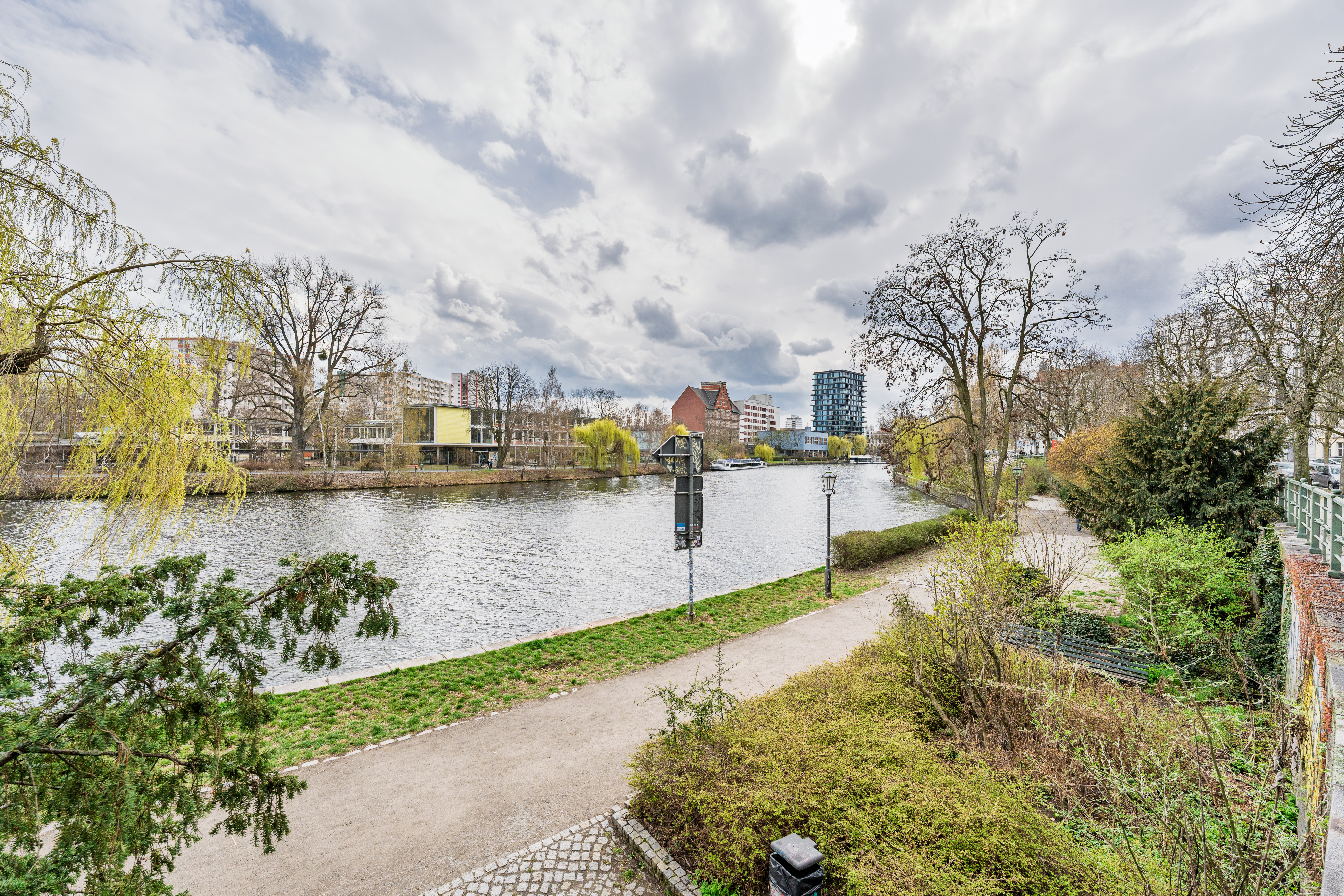 Bundesratufer 8a RBT174-46.jpg