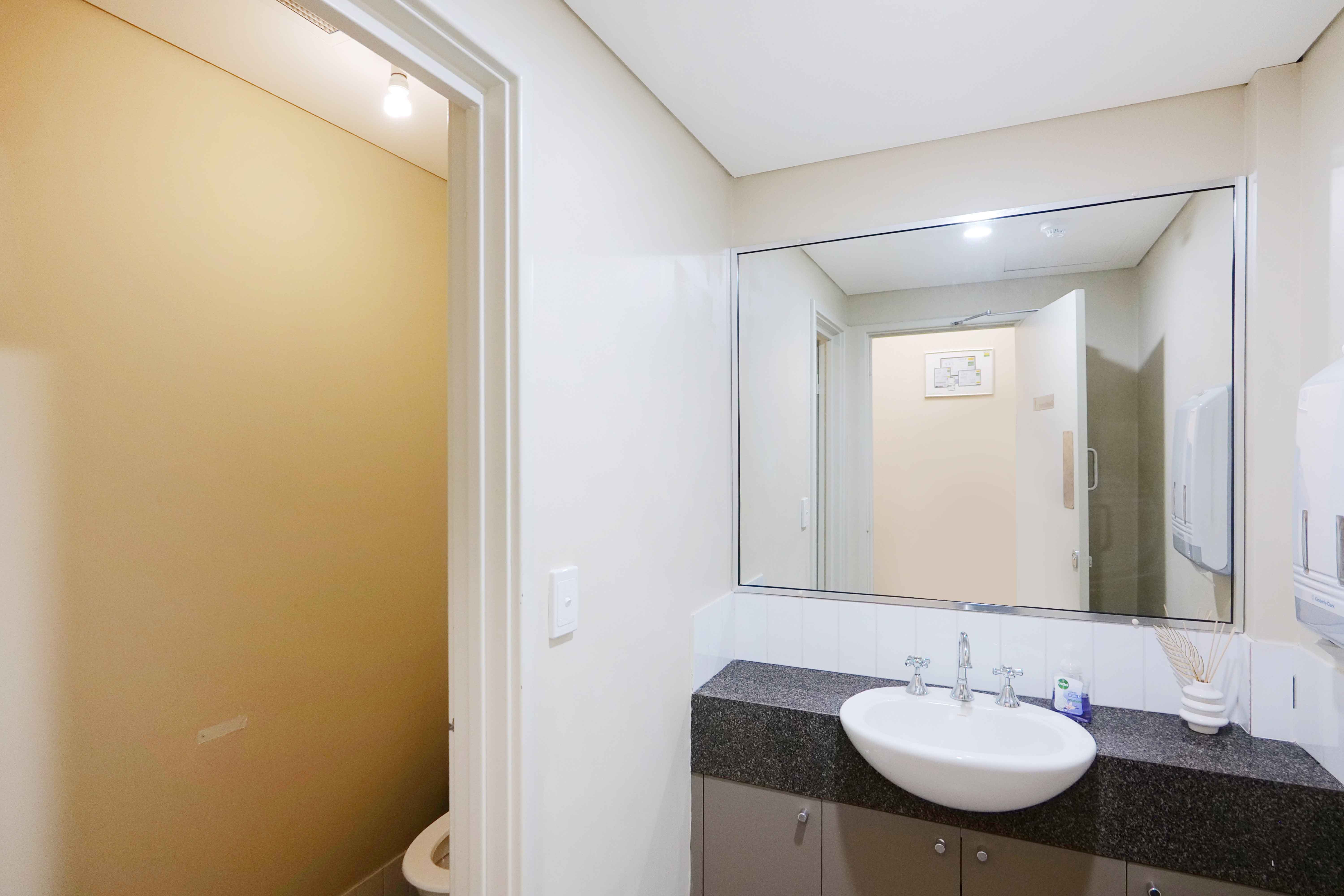 4/460 Roberts Road, Subiaco WA 6008