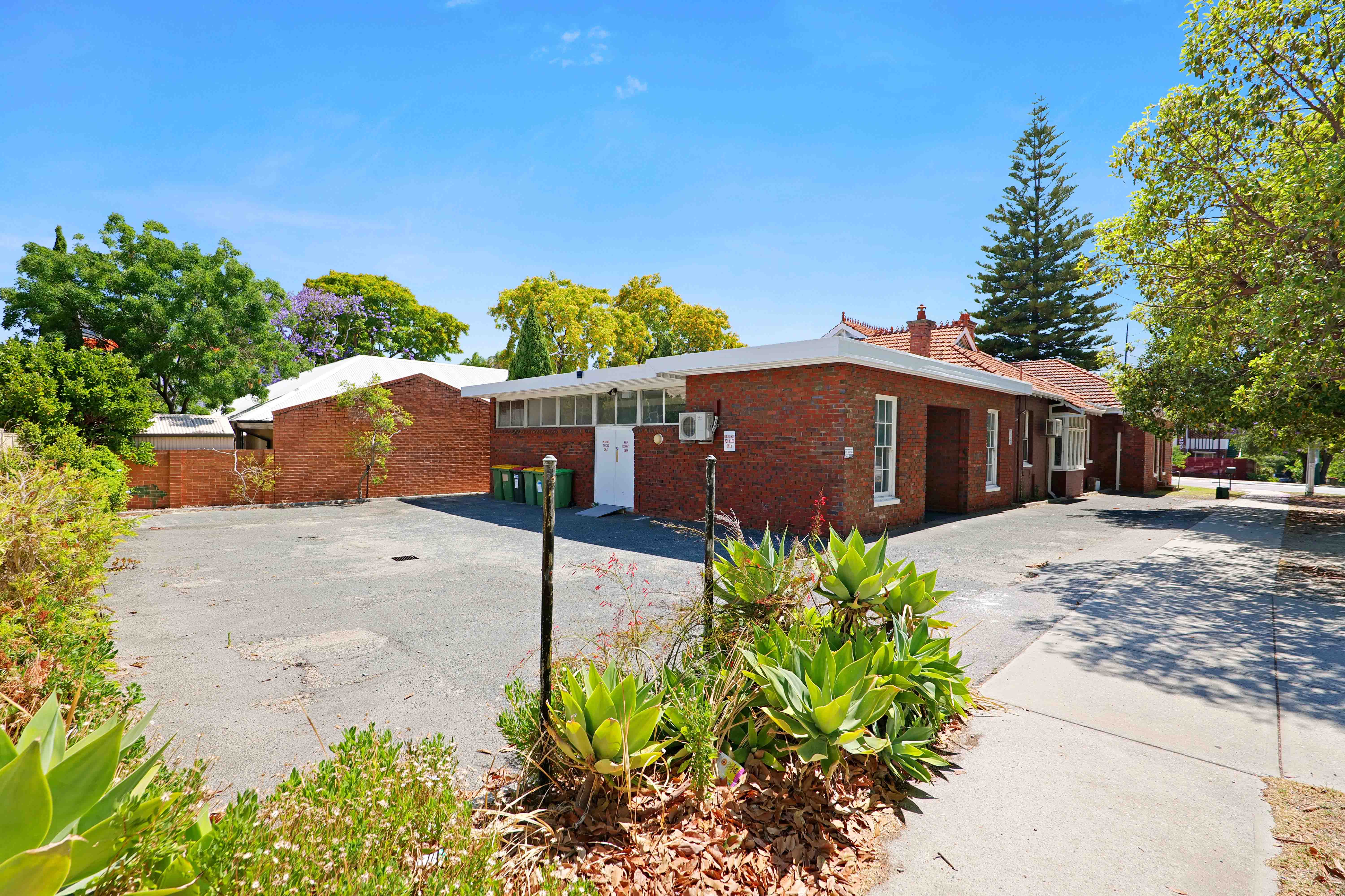 49 Broadway, Nedlands WA 6009