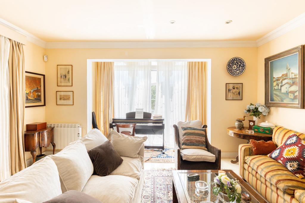 Property Image 4 Property Image 4