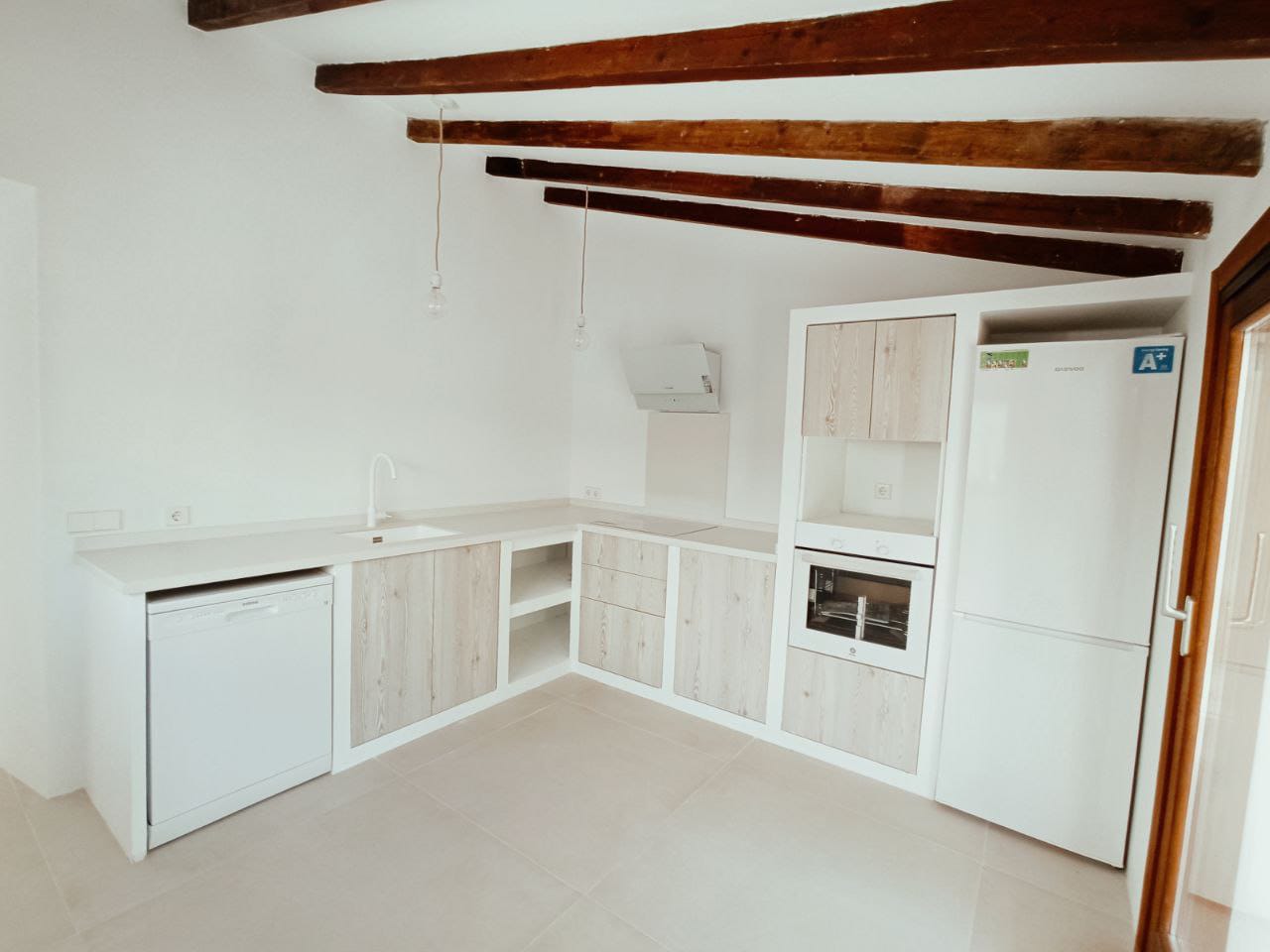 Property Image 3 Property Image 3