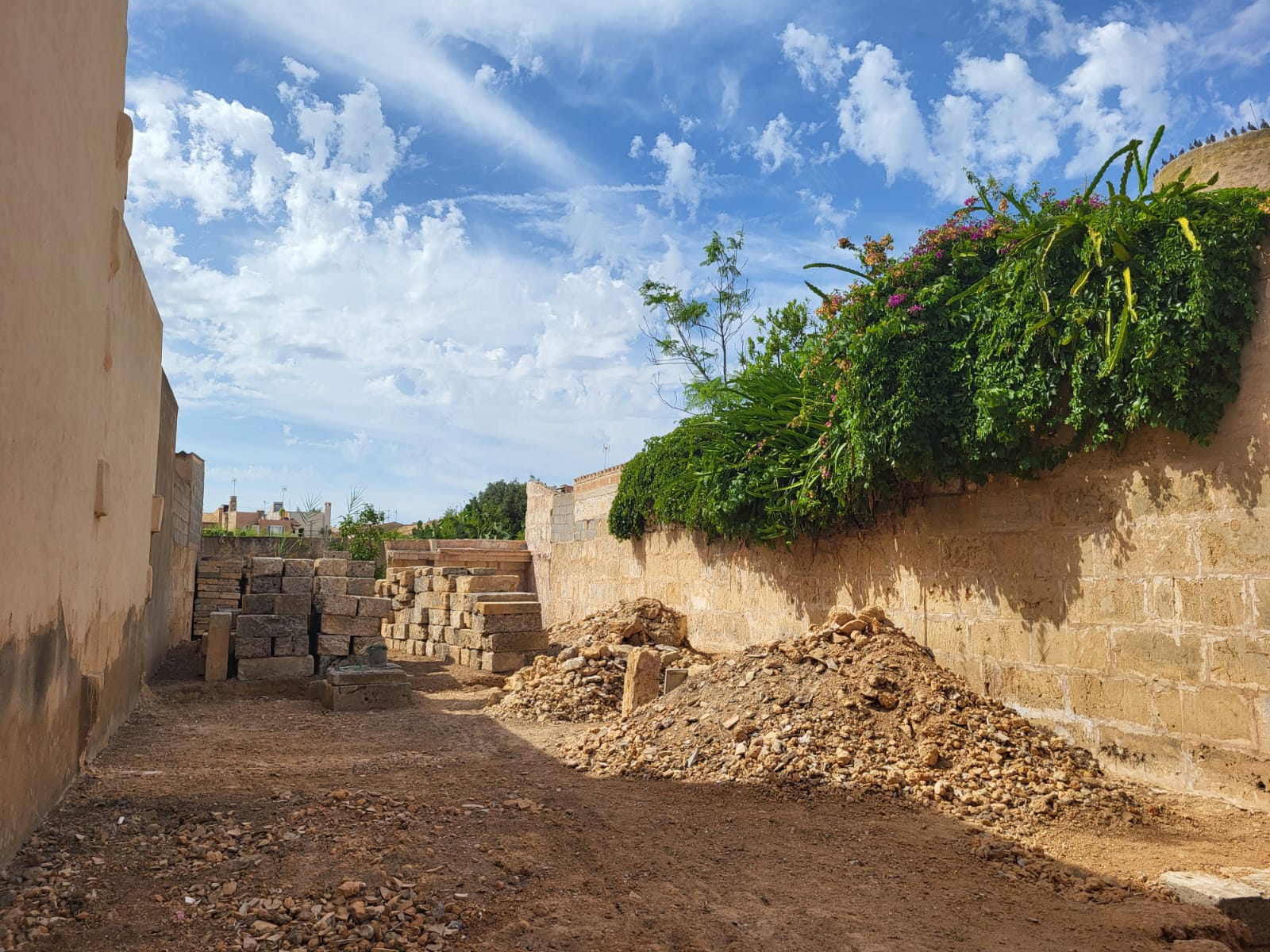 Property Image 1 Property Image 1