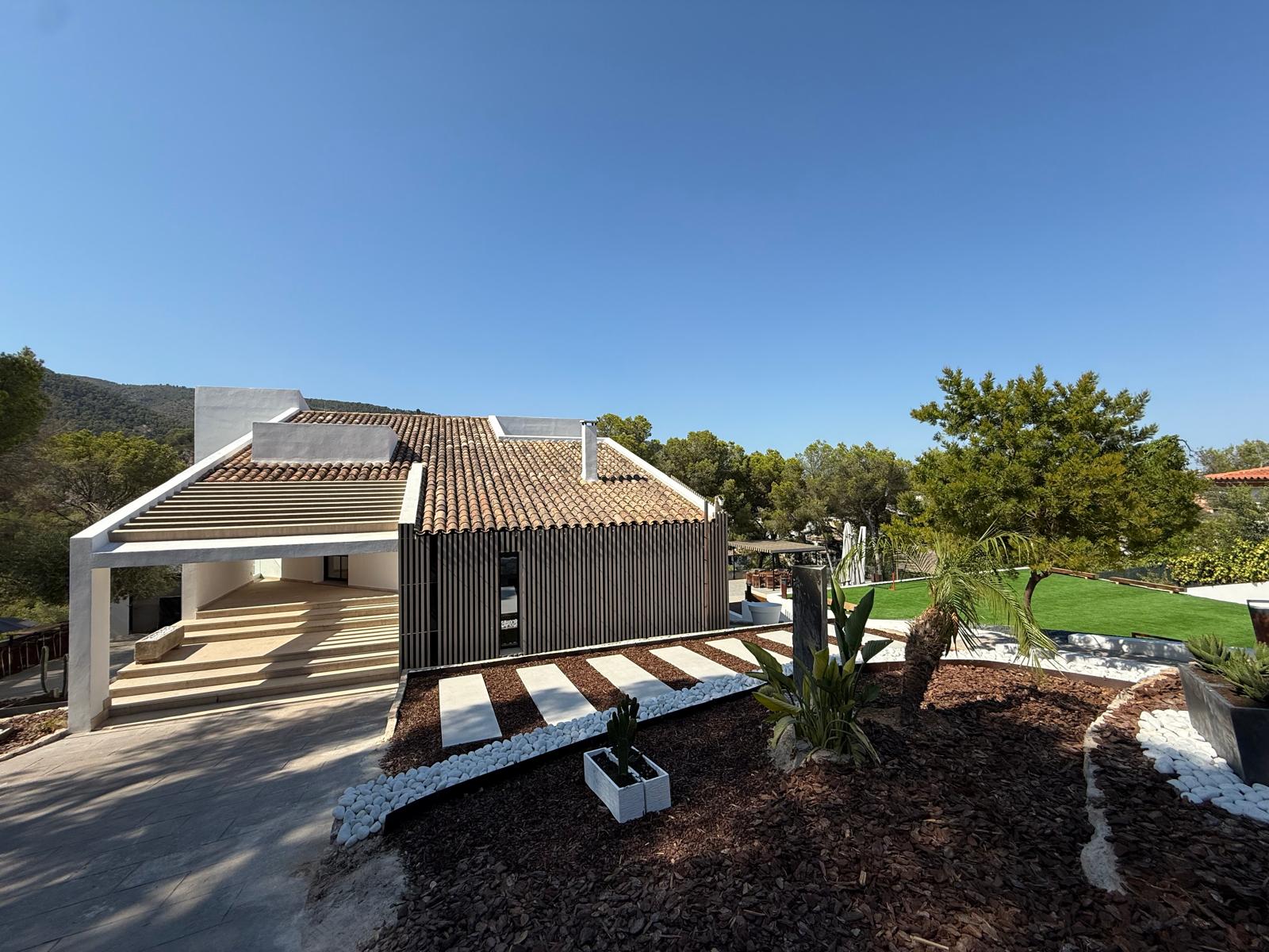 Property Image 2 Property Image 2