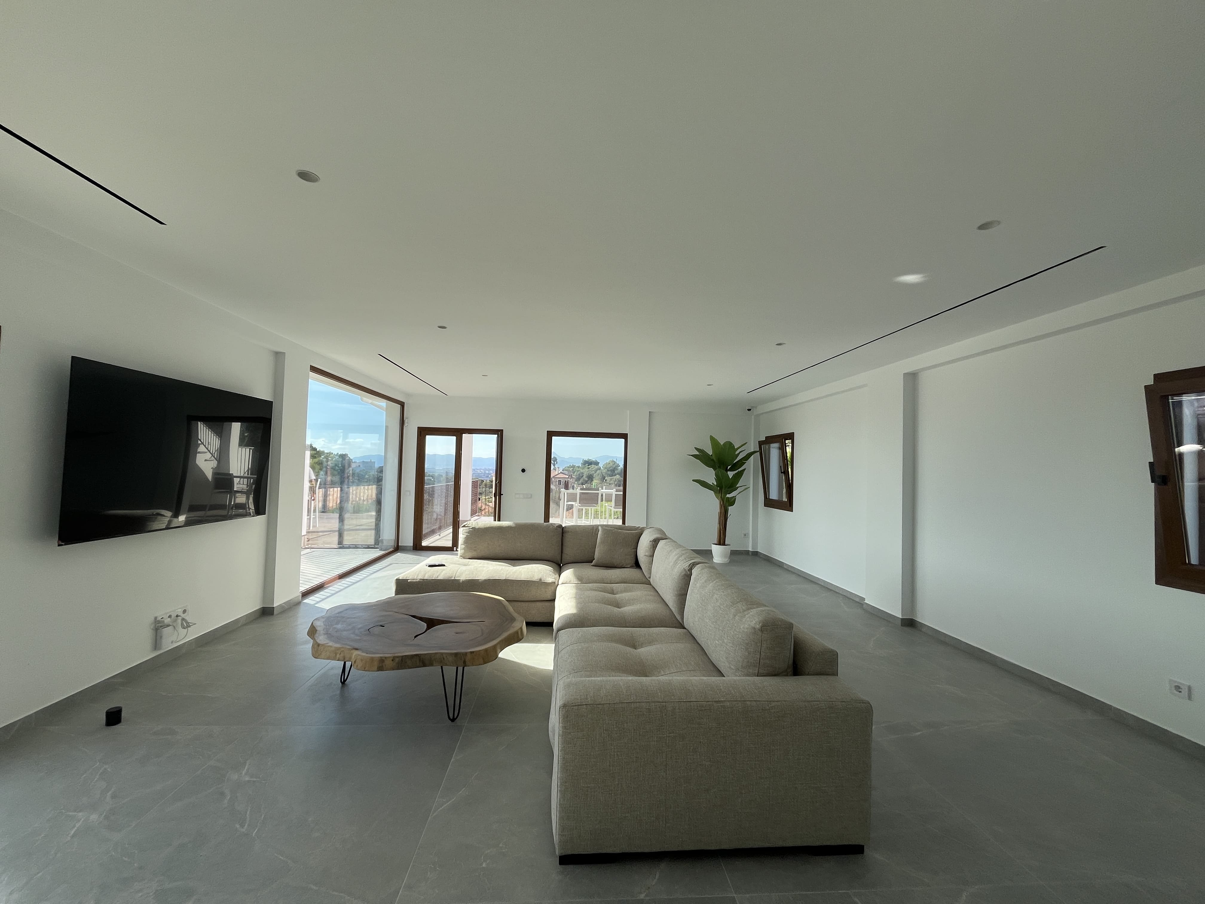 Property Image 2 Property Image 2