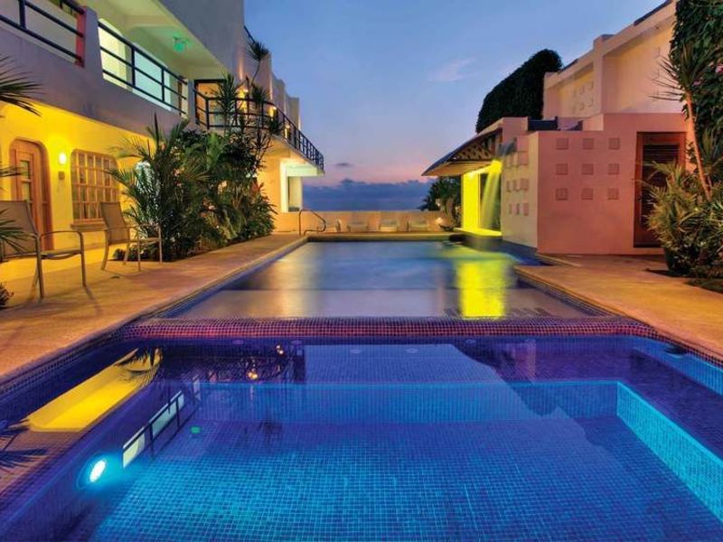 19 bed Hotel / Leisure For Sale in Jaco, Puntarenas - 1