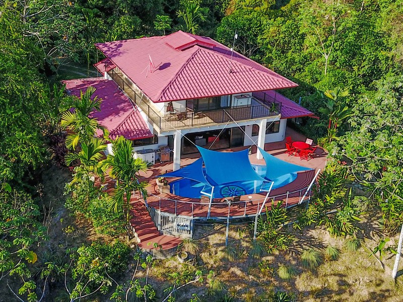 4 bed Single Family Homes For Sale in Dominical, Puntarenas - 1