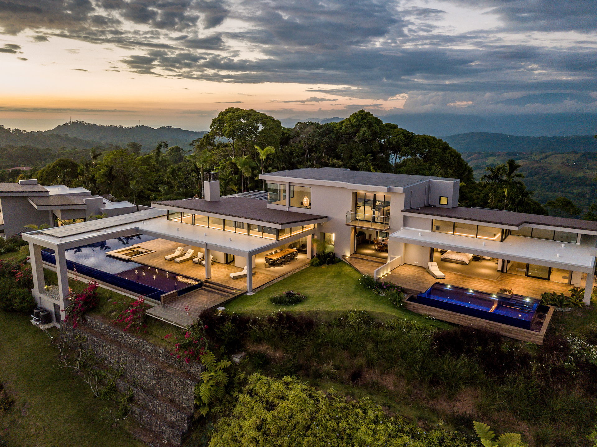 4 bed Single Family Homes For Sale in Dominical, Puntarenas - thumb 19