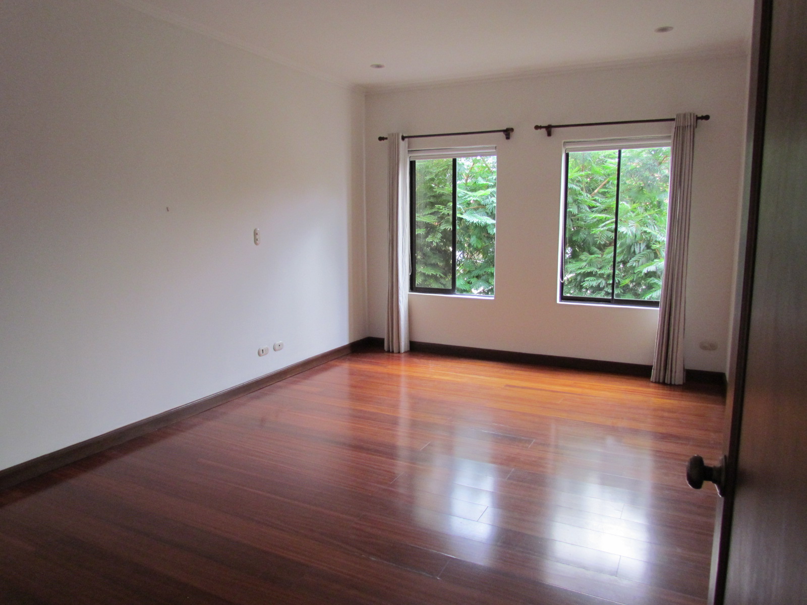 2 bed Apartment For Sale in Escazu, San Jose - thumb 5