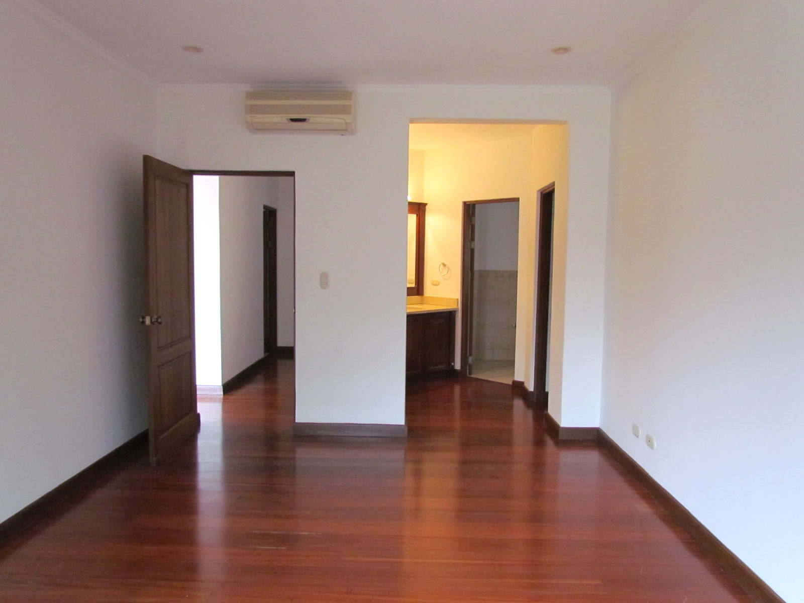 2 bed Apartment For Sale in Escazu, San Jose - thumb 6