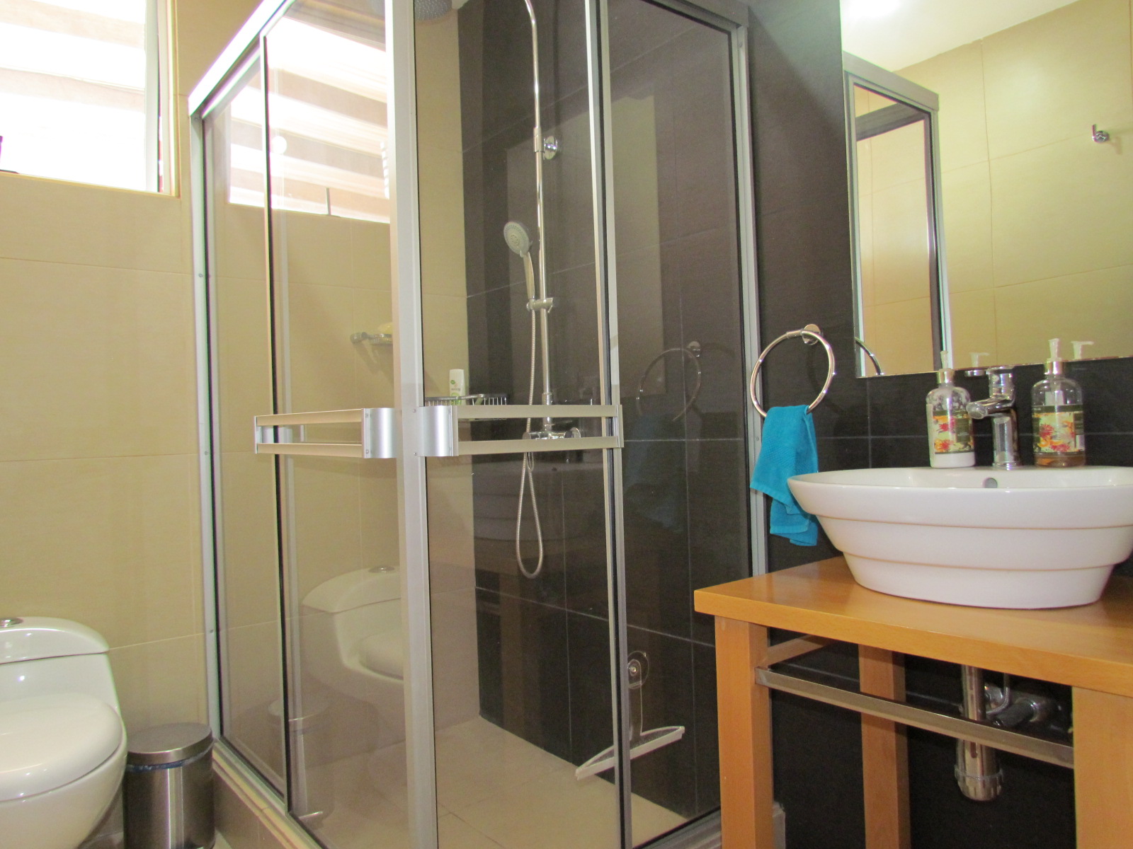 3 bed Single Family Homes For Sale in Santa Ana, San Jose - thumb 9