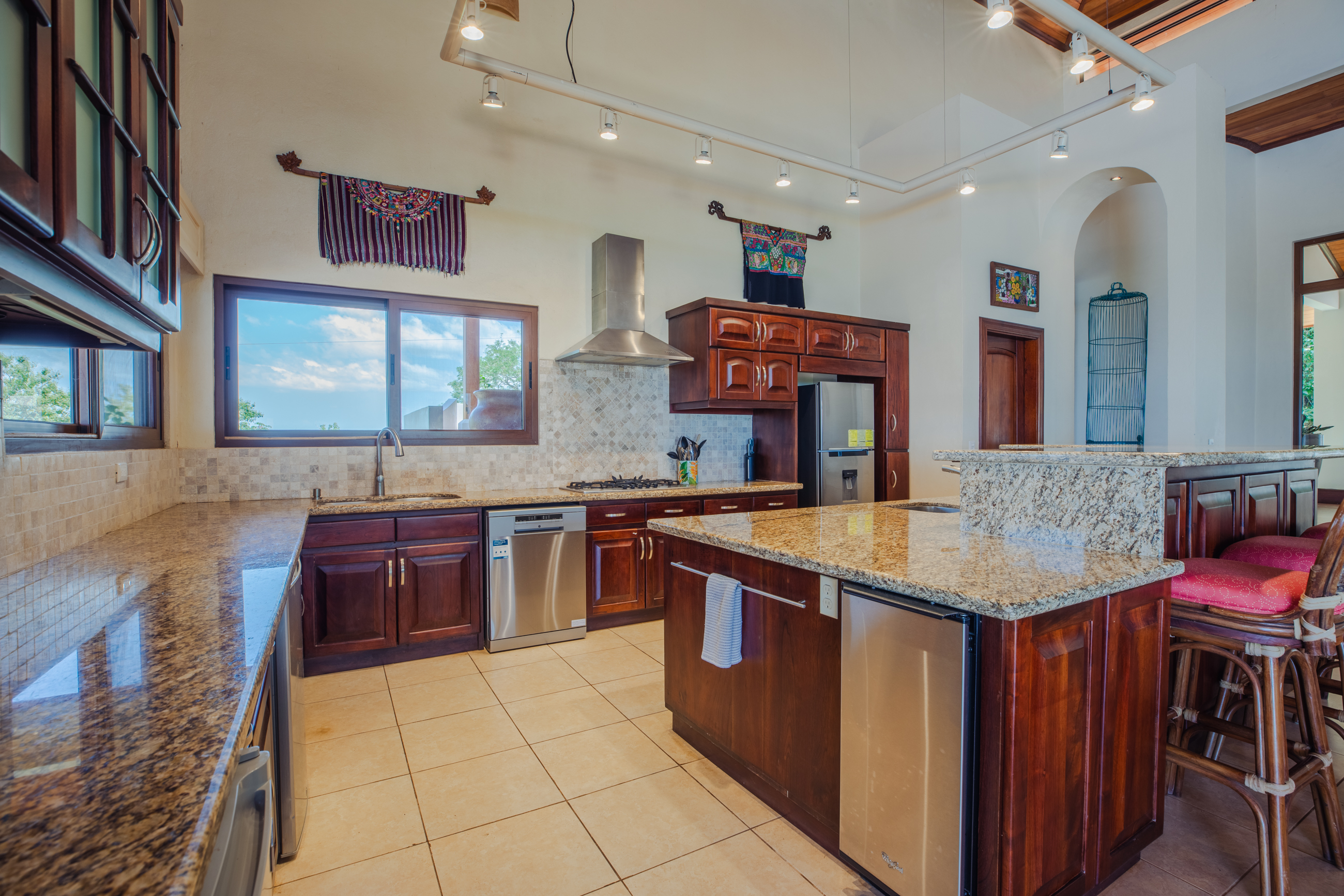 0R6A0002-HDR.jpg