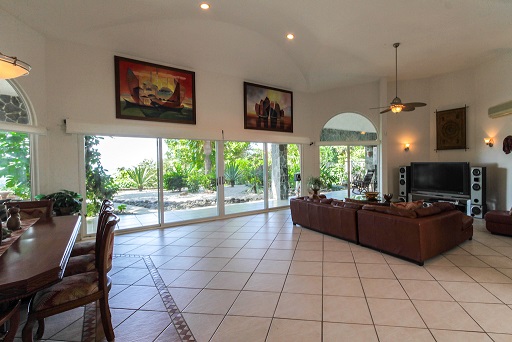 4 bed Single Family Homes For Sale in Playa Panama, Guanacaste - thumb 4