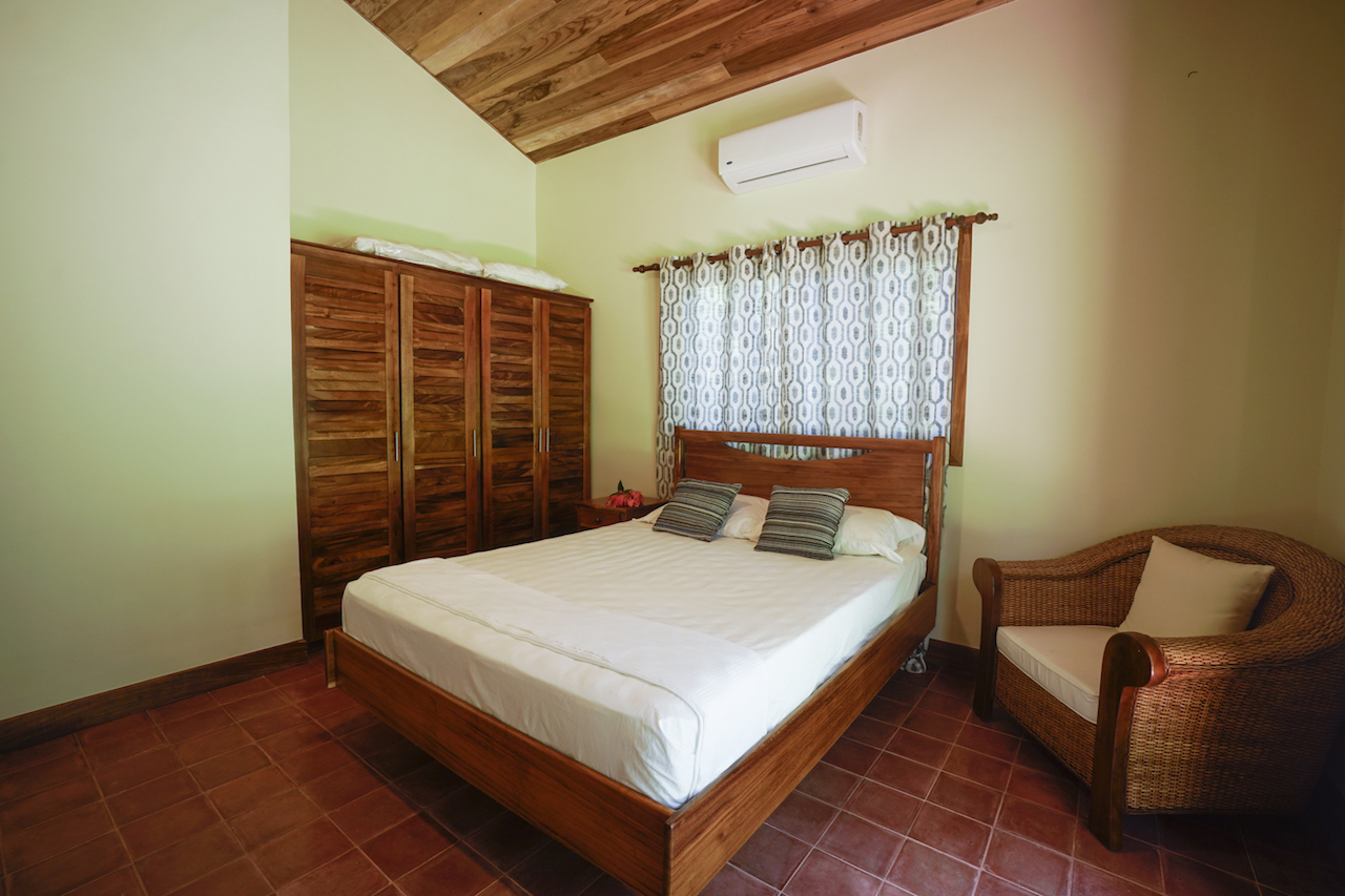 4 bed Single Family Homes For Sale in Dominical, Puntarenas - thumb 18