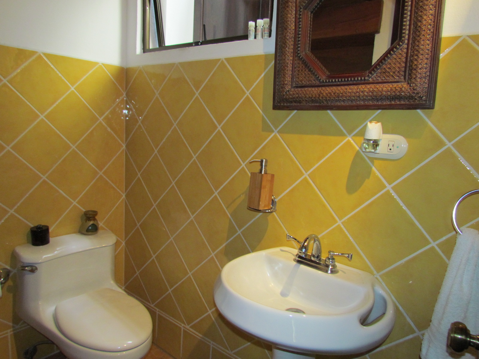 3 bed Single Family Homes For Sale in Santa Ana, San Jose - thumb 12