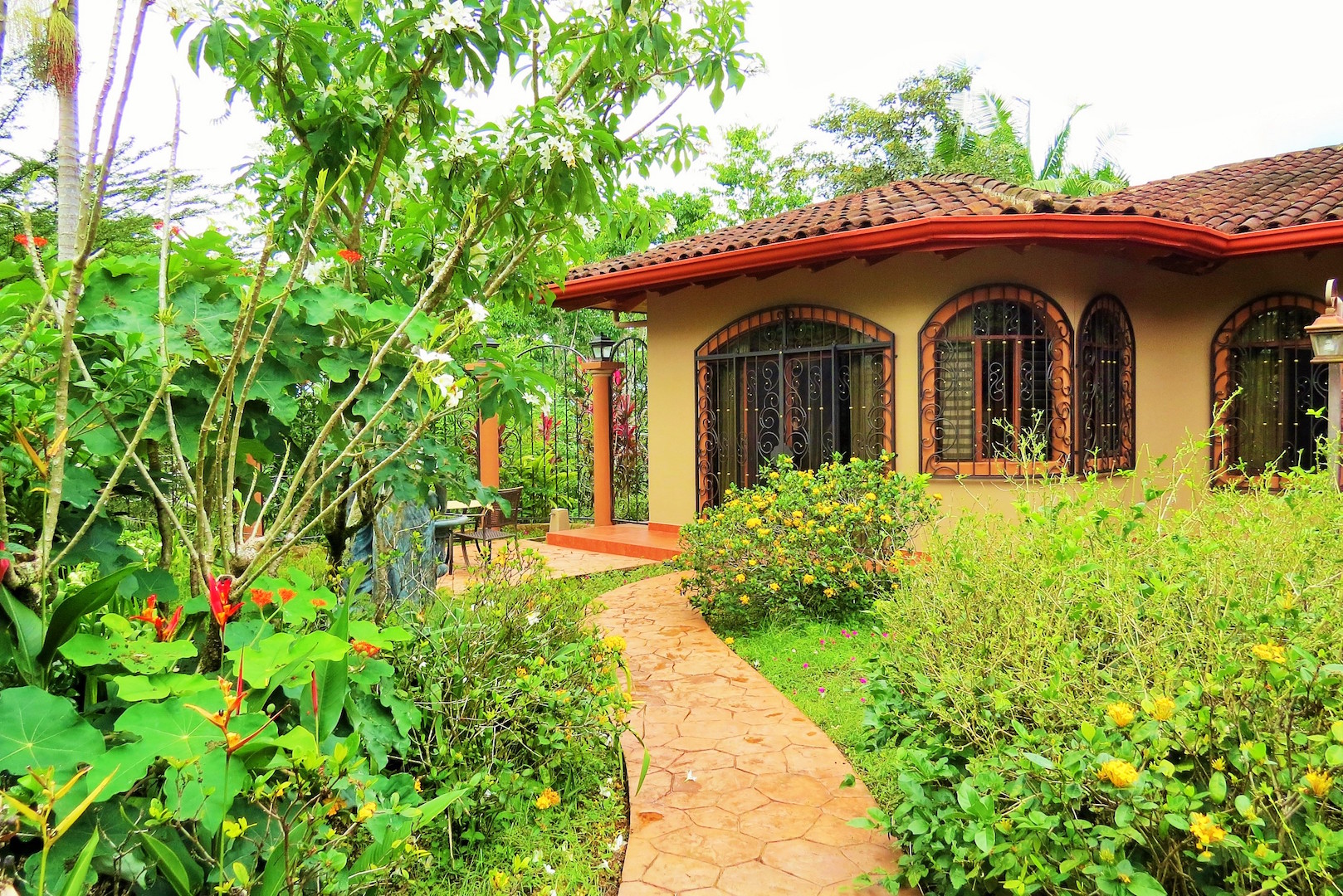 3 bed Single Family Homes For Sale in Ojochal, Puntarenas - thumb 4