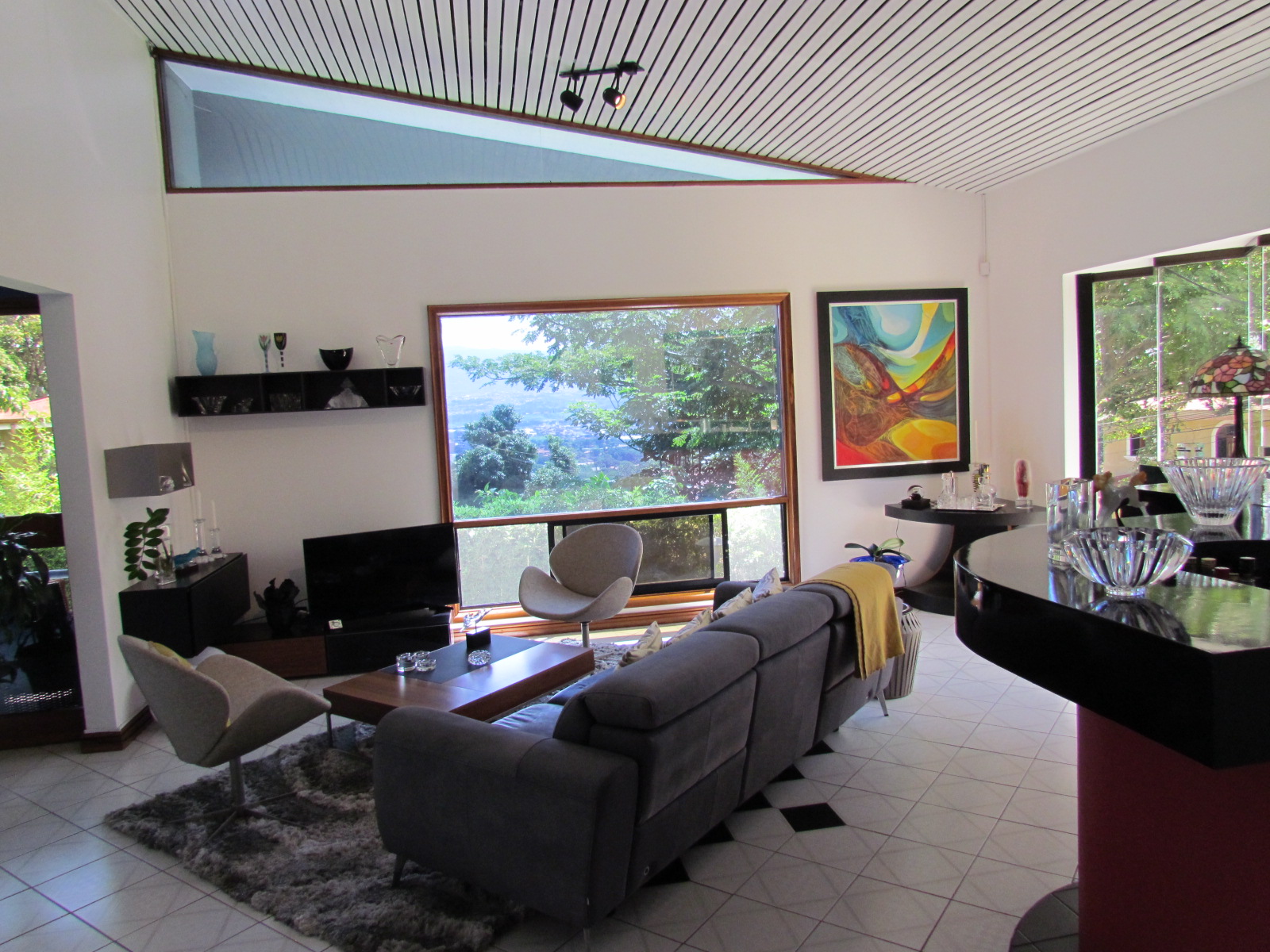 4 bed Single Family Homes For Sale in San Rafael De Escazu, San Jose - thumb 5