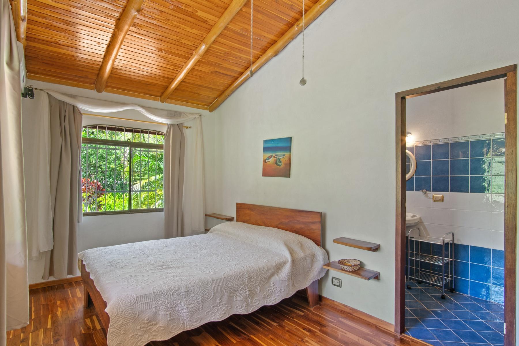 3 bed Single Family Homes For Sale in Junquillal, Guanacaste - thumb 5