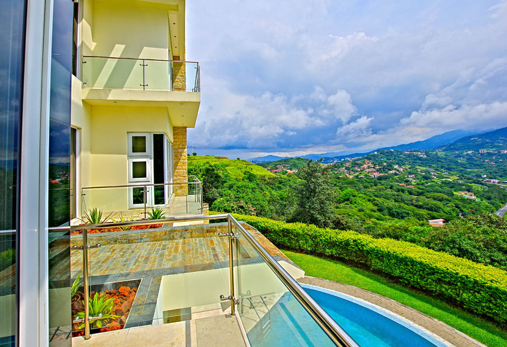 6 bed Single Family Homes For Sale in Santa Ana, San Jose - thumb 2