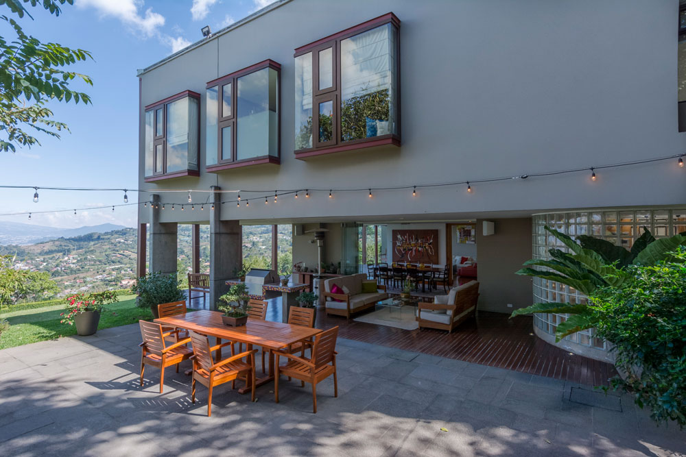 4 bed Single Family Homes For Sale in Escazu, San Jose - thumb 4