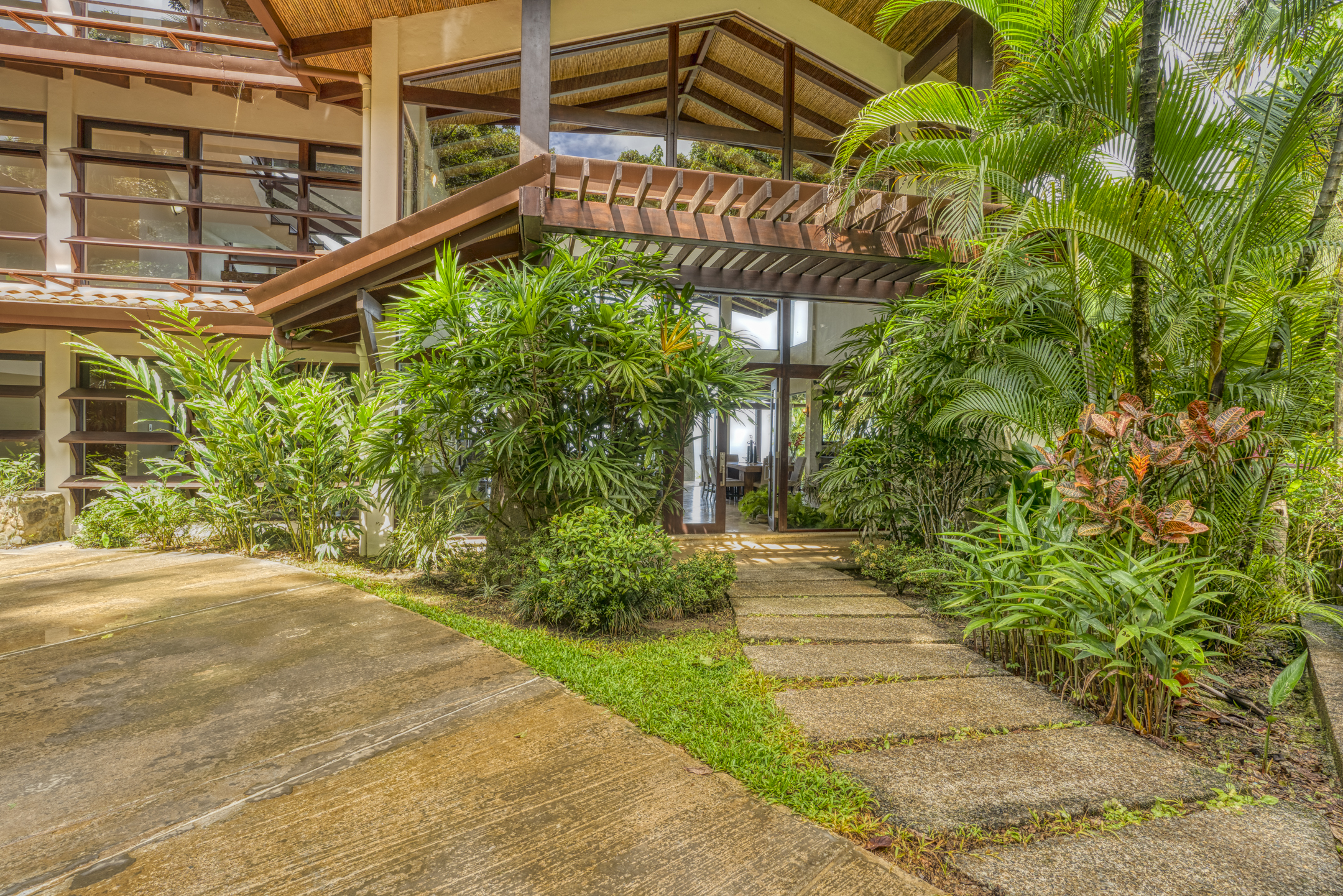 5 bed Single Family Homes For Sale in Dominical, Puntarenas - thumb 19