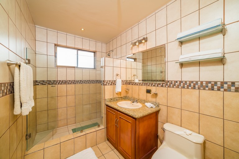 1 bed Condo For Sale in Playa Flamingo, Guanacaste - thumb 16