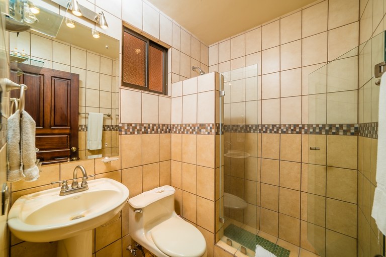 1 bed Condo For Sale in Playa Flamingo, Guanacaste - thumb 18