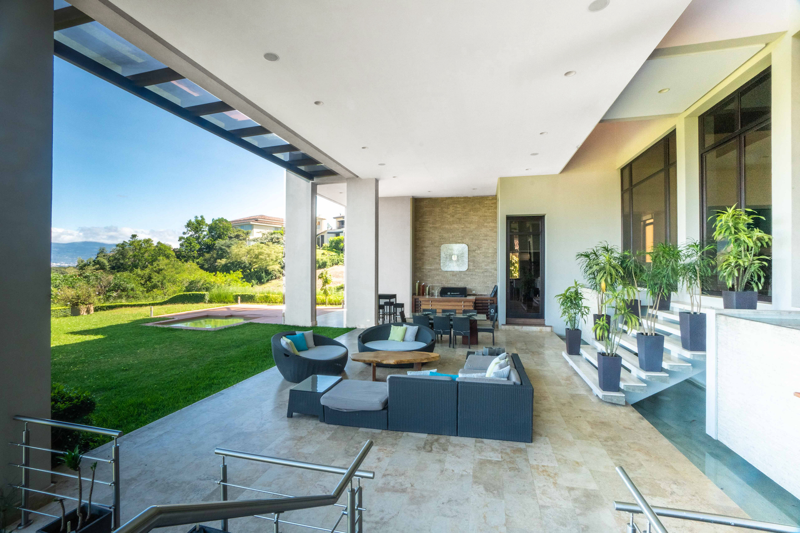 5 bed Single Family Homes For Sale in Santa Ana, San Jose - thumb 3