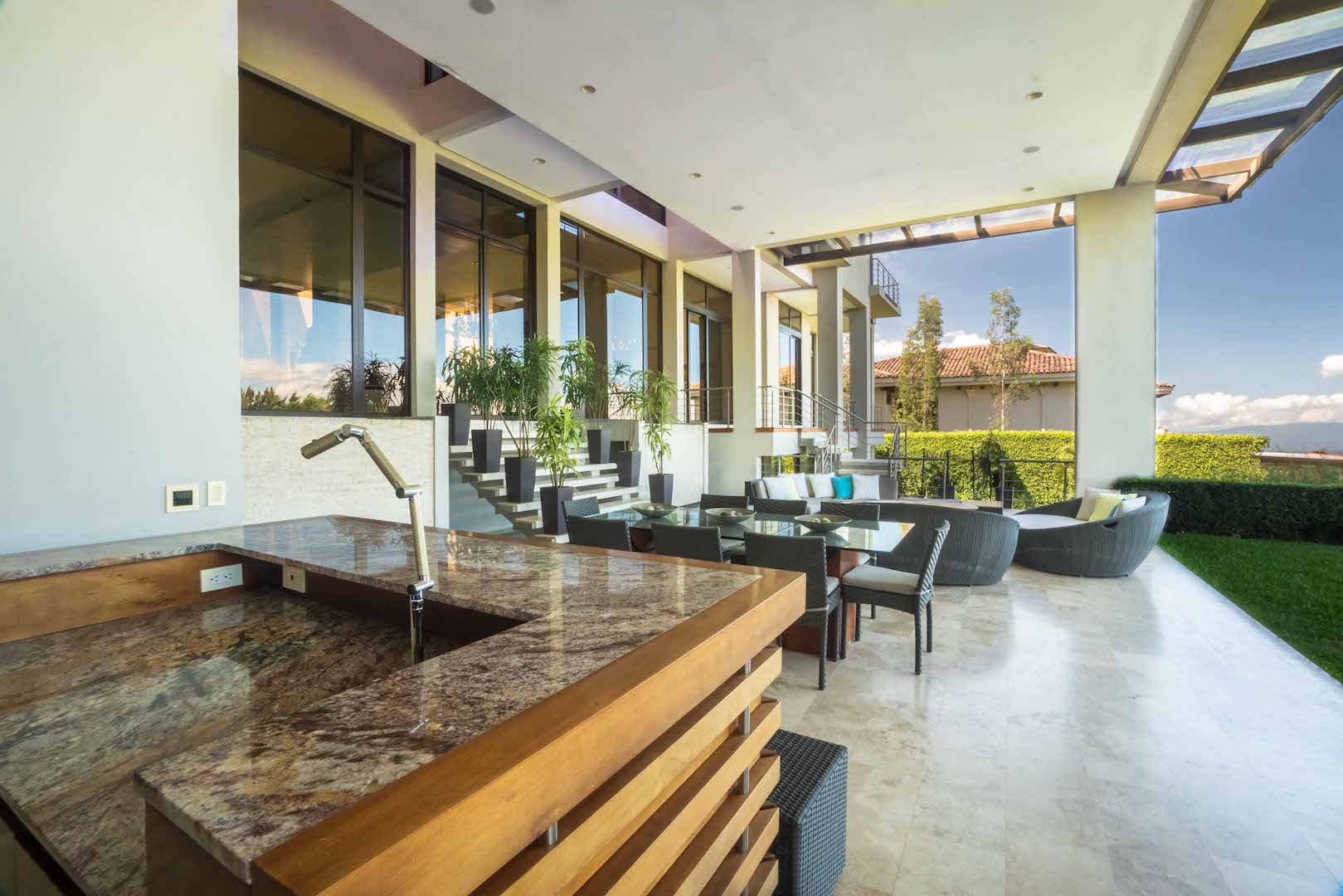 5 bed Single Family Homes For Sale in Santa Ana, San Jose - thumb 4