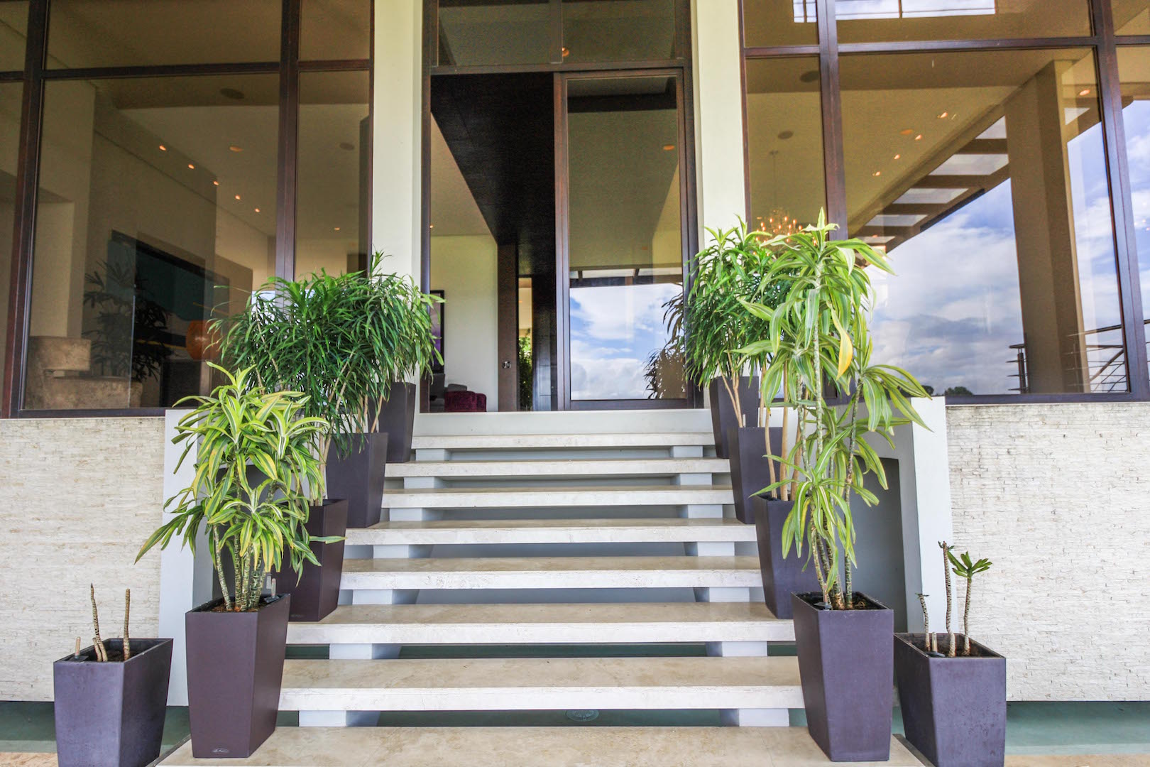 5 bed Single Family Homes For Sale in Santa Ana, San Jose - thumb 2