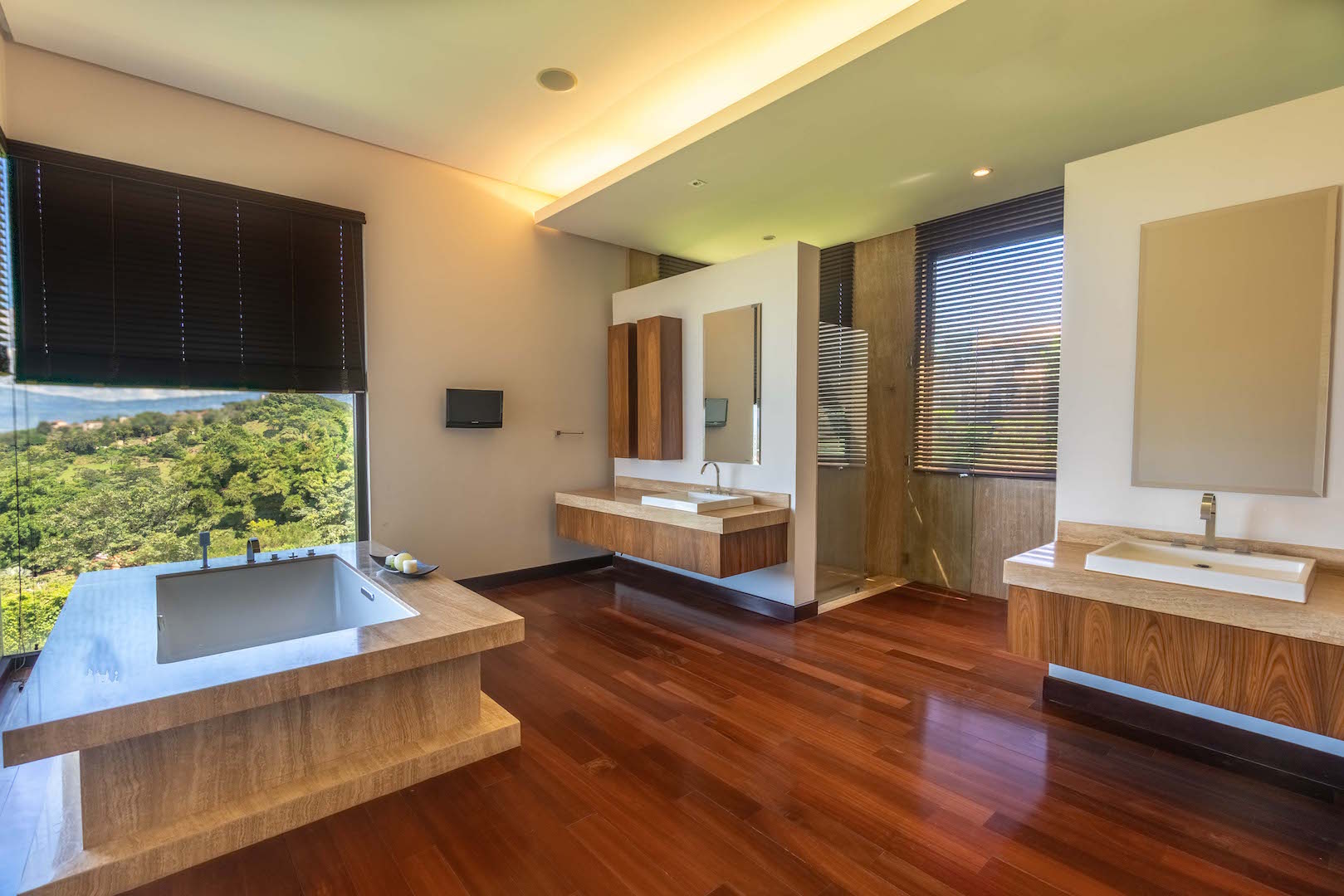 5 bed Single Family Homes For Sale in Santa Ana, San Jose - thumb 10