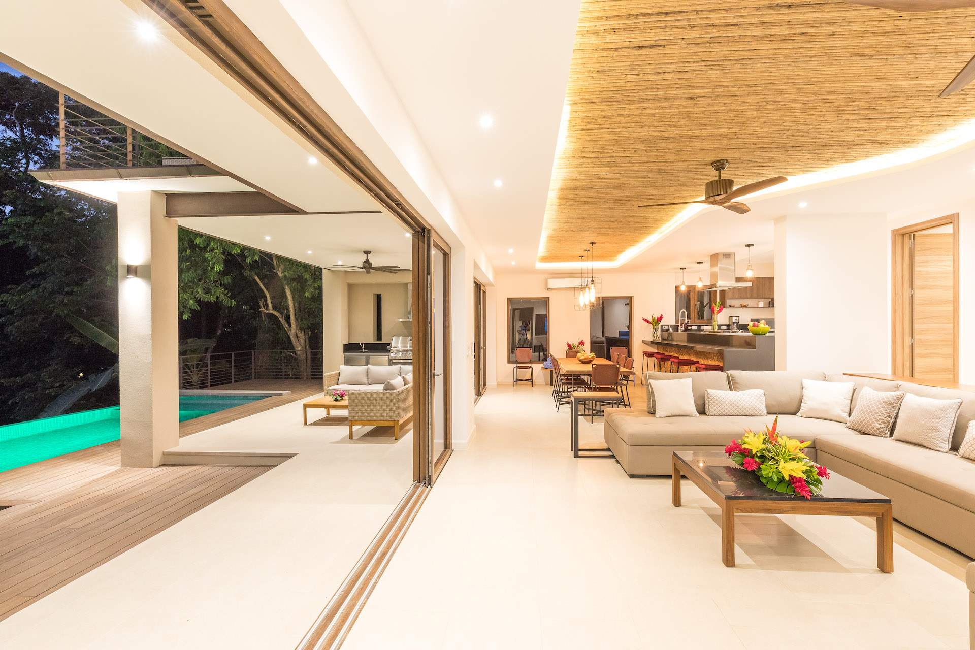 6 bed Single Family Homes For Sale in Manuel Antonio, Puntarenas - thumb 20