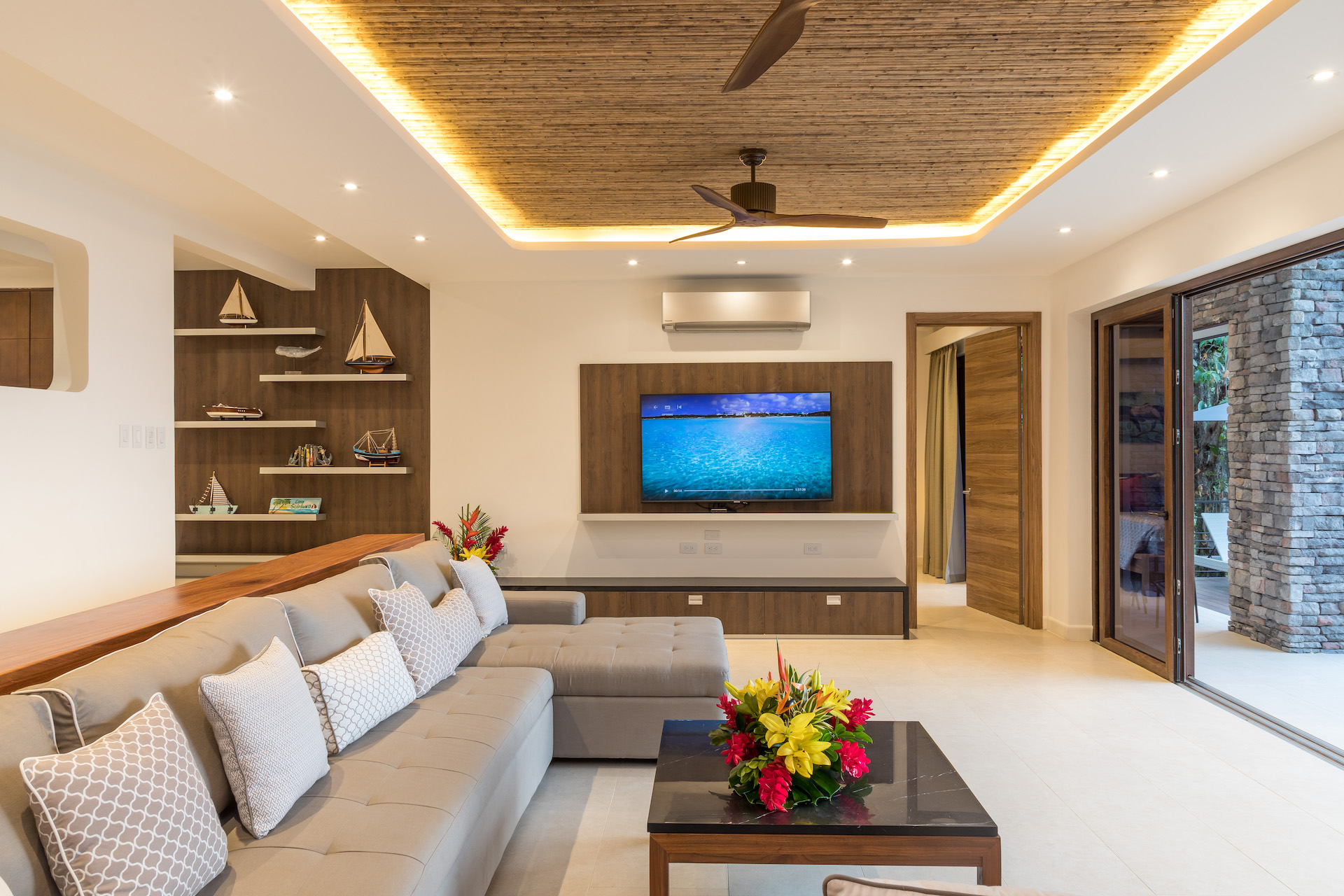 6 bed Single Family Homes For Sale in Manuel Antonio, Puntarenas - thumb 15