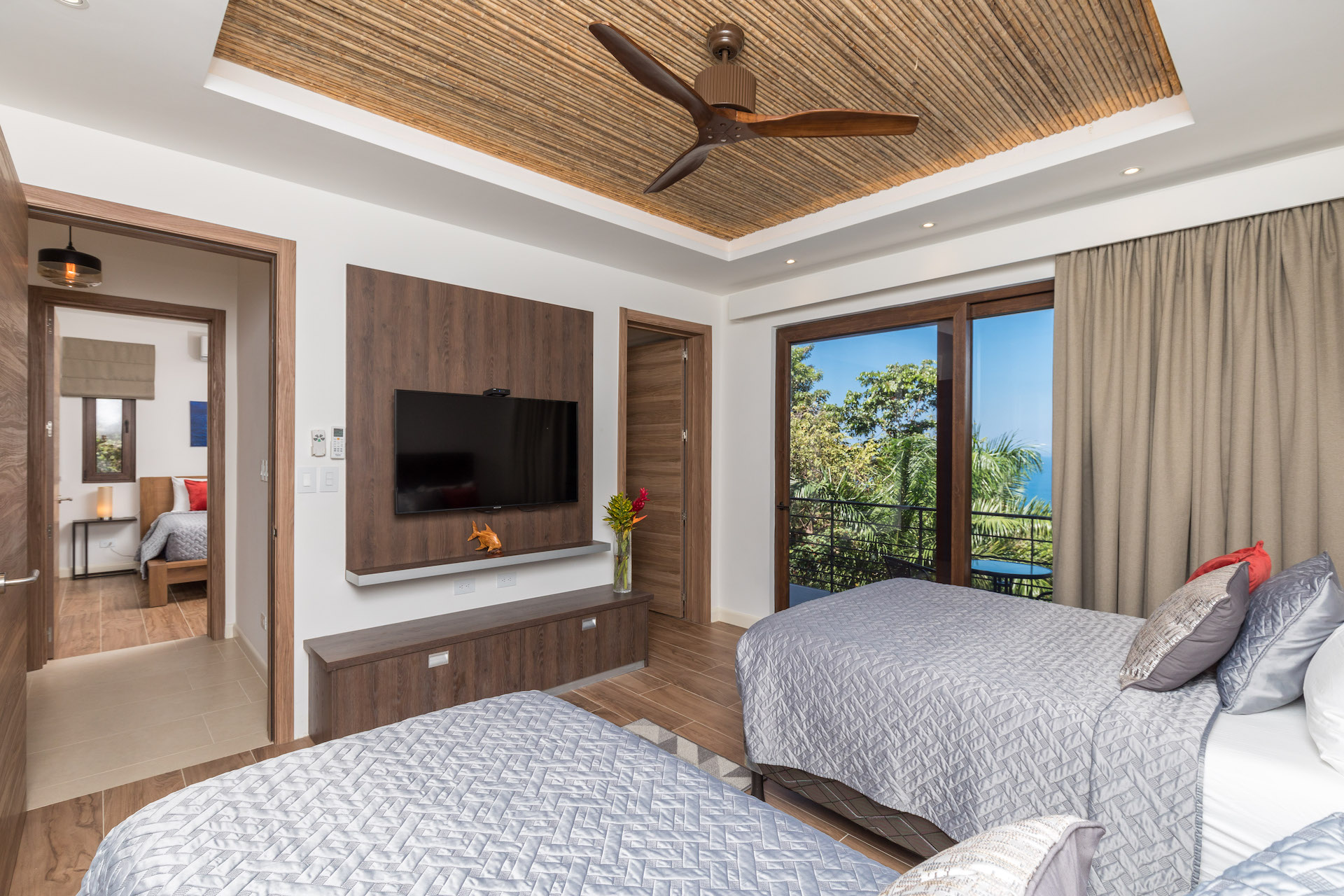 6 bed Single Family Homes For Sale in Manuel Antonio, Puntarenas - thumb 23