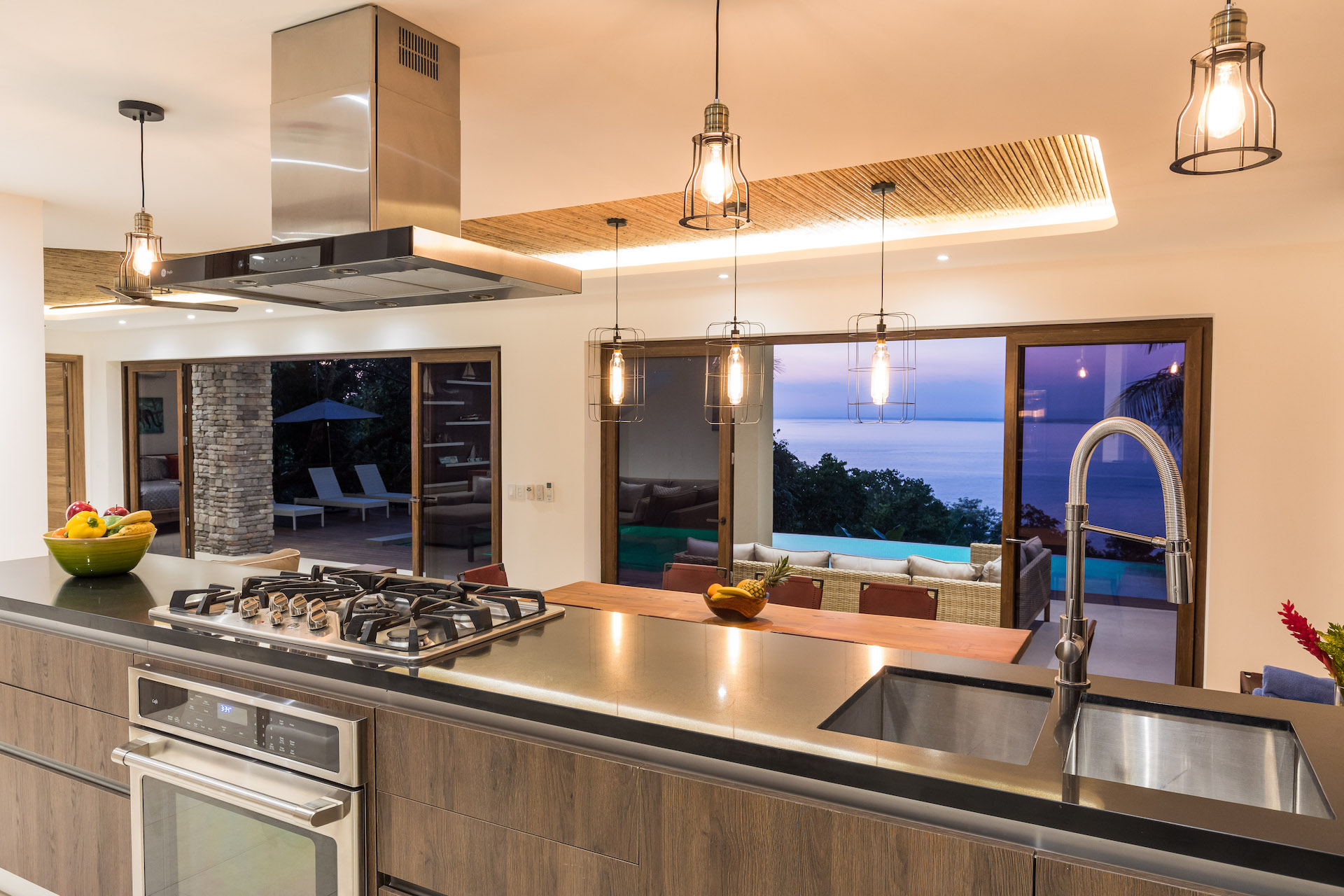 6 bed Single Family Homes For Sale in Manuel Antonio, Puntarenas - thumb 19