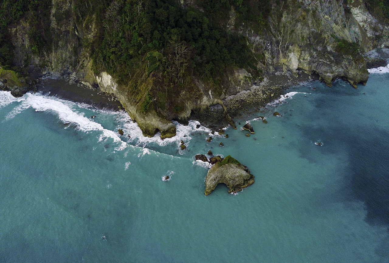 4 bed Single Family Homes For Sale in Cabo Matapalo, Puntarenas - thumb 4