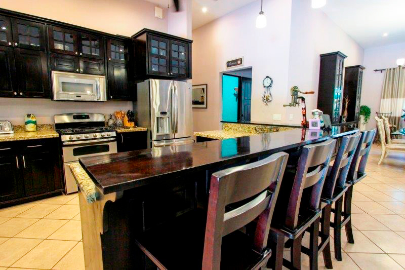4 bed Single Family Homes For Sale in Jaco, Puntarenas - thumb 9