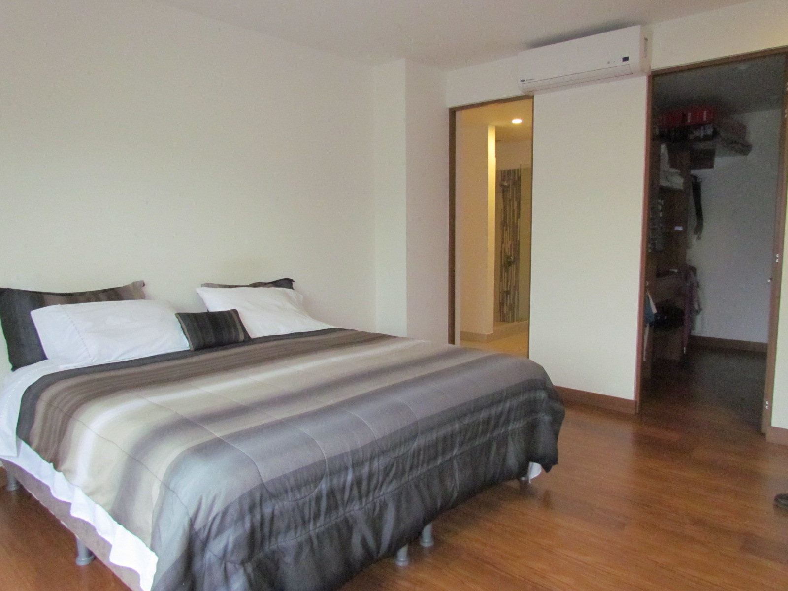 3 bed Apartment For Sale in Escazu, San Jose - thumb 5