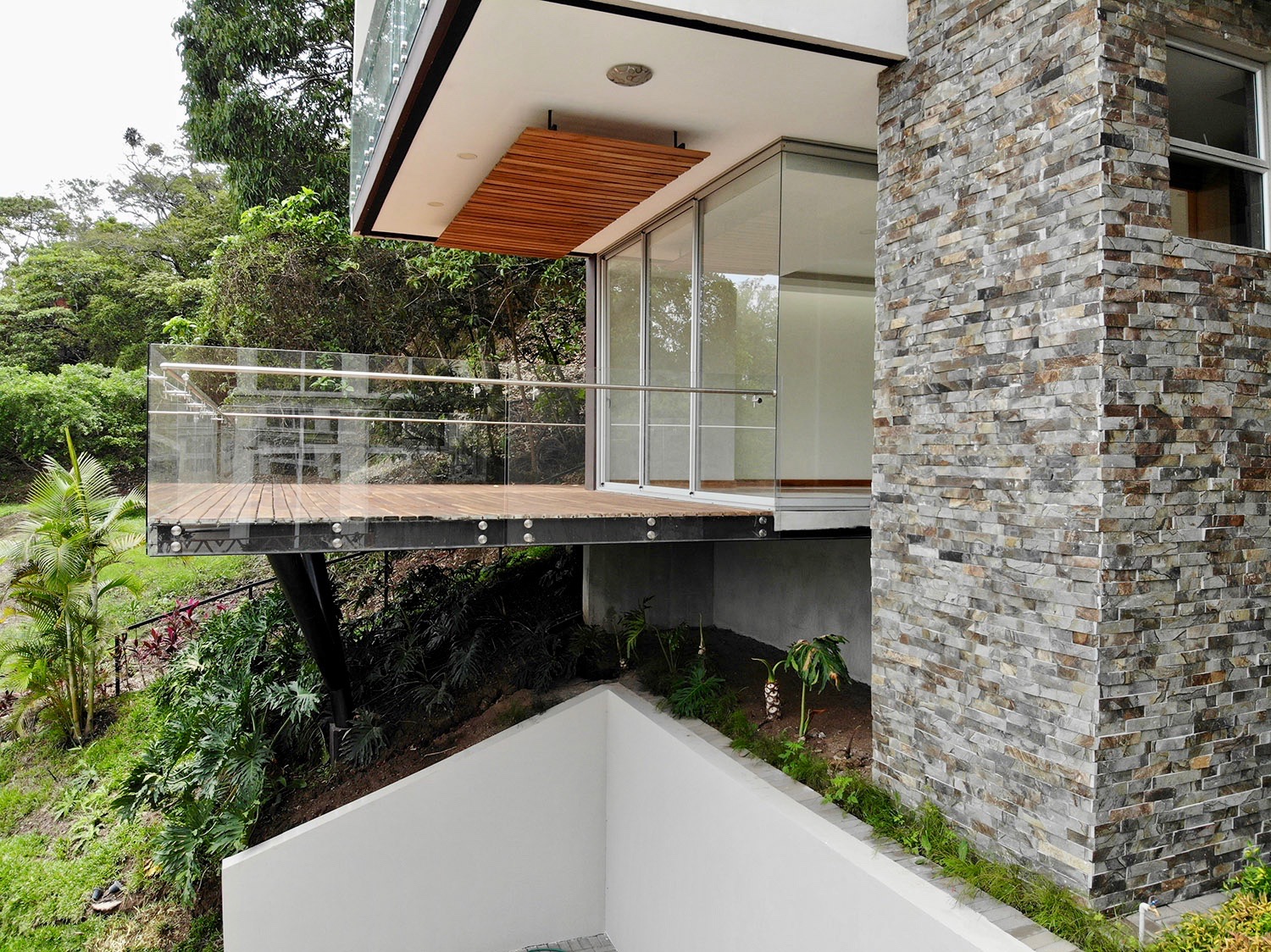 4 bed Single Family Homes For Sale in Escazu, San Jose - thumb 4