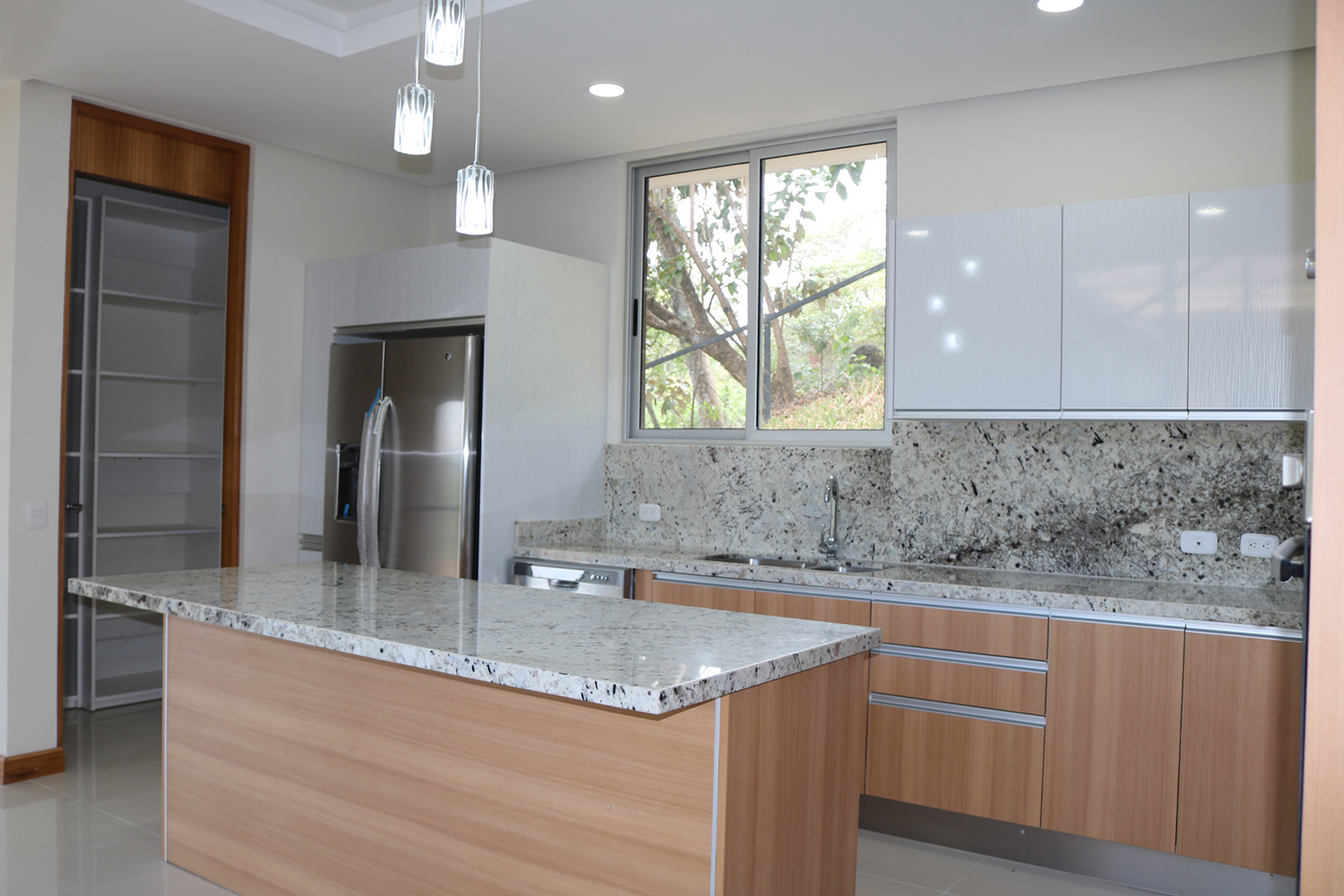 4 bed Single Family Homes For Sale in Escazu, San Jose - thumb 11