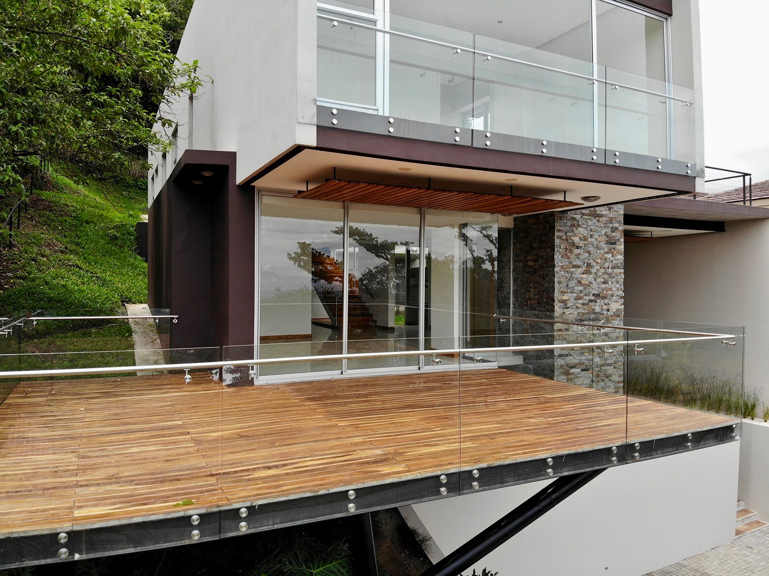 4 bed Single Family Homes For Sale in Escazu, San Jose - thumb 3