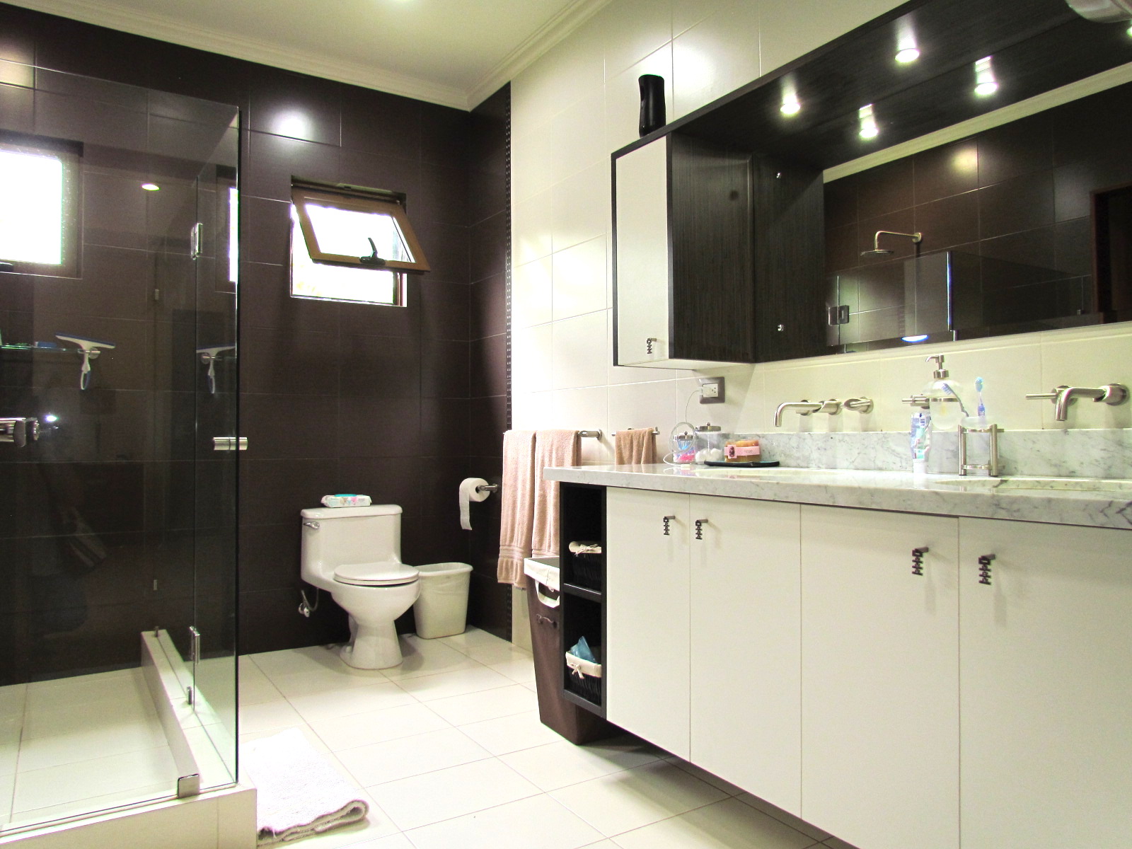 5 bed Single Family Homes For Sale in Santa Ana, San Jose - thumb 11