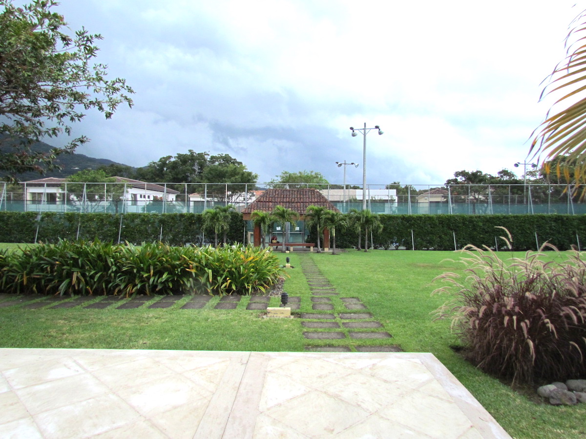 5 bed Single Family Homes For Sale in Santa Ana, San Jose - thumb 27