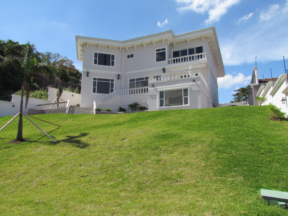 4 bed Single Family Homes For Sale in Escazu, San Jose - thumb 26