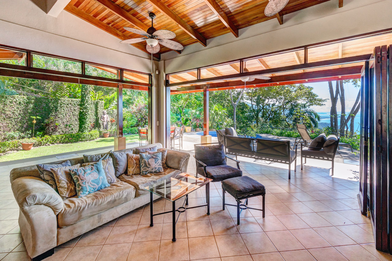 4 bed Single Family Homes For Sale in Dominical, Puntarenas - thumb 4